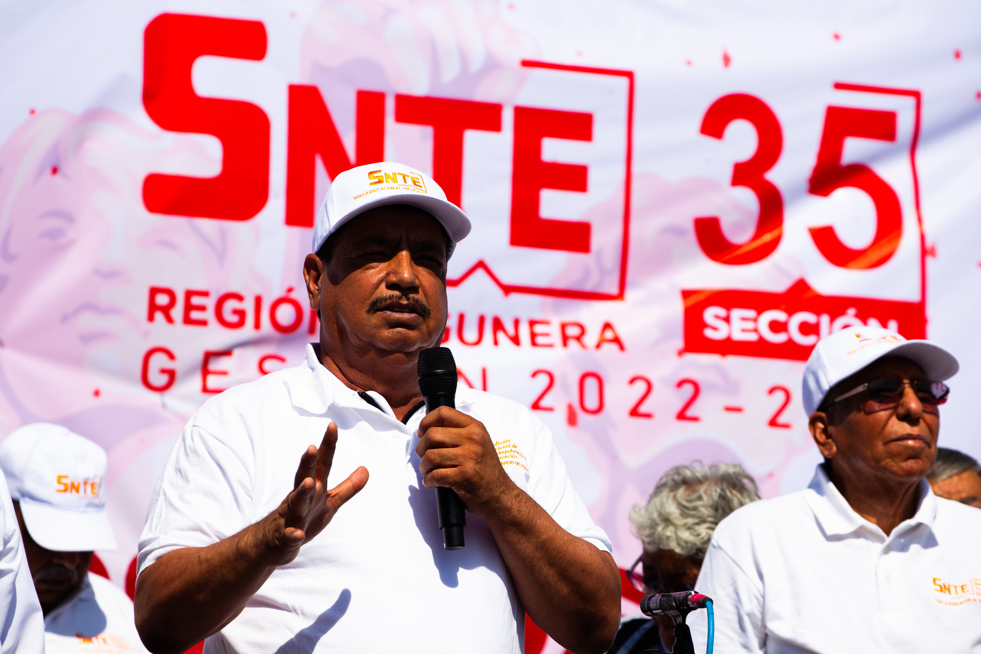 Maestros amagan con protestas si se da 'carpetazo' a denuncia por desfalco millonario en Sección 35