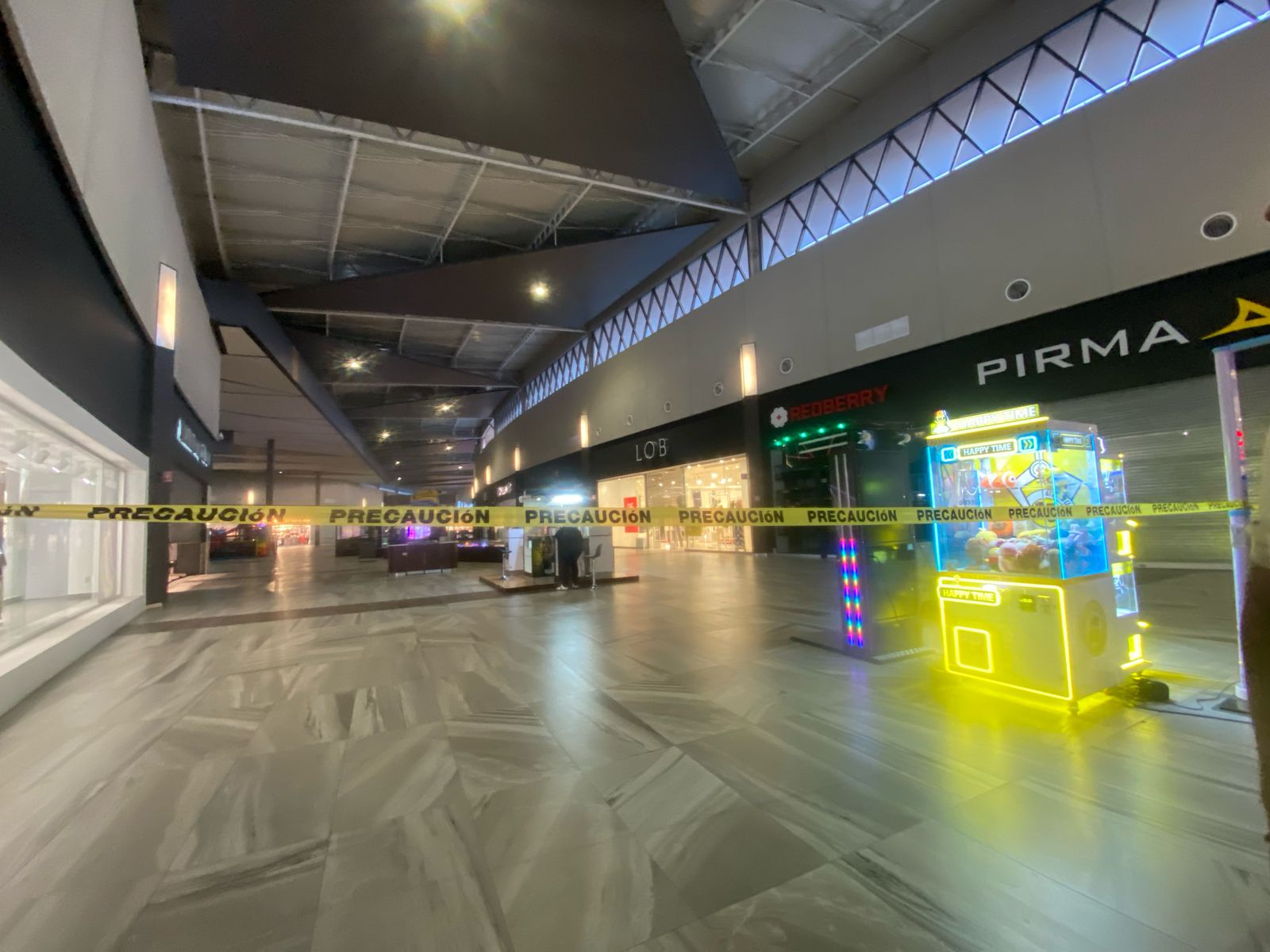 Mall Paseo Monclova se niega a cubrir gastos médicos de trabajadora lesionada