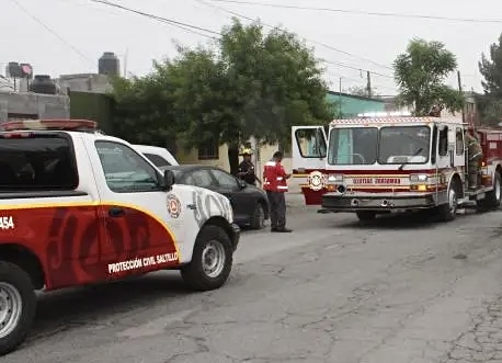 Instalación eléctrica irregular provoca incendio en taller mecánico