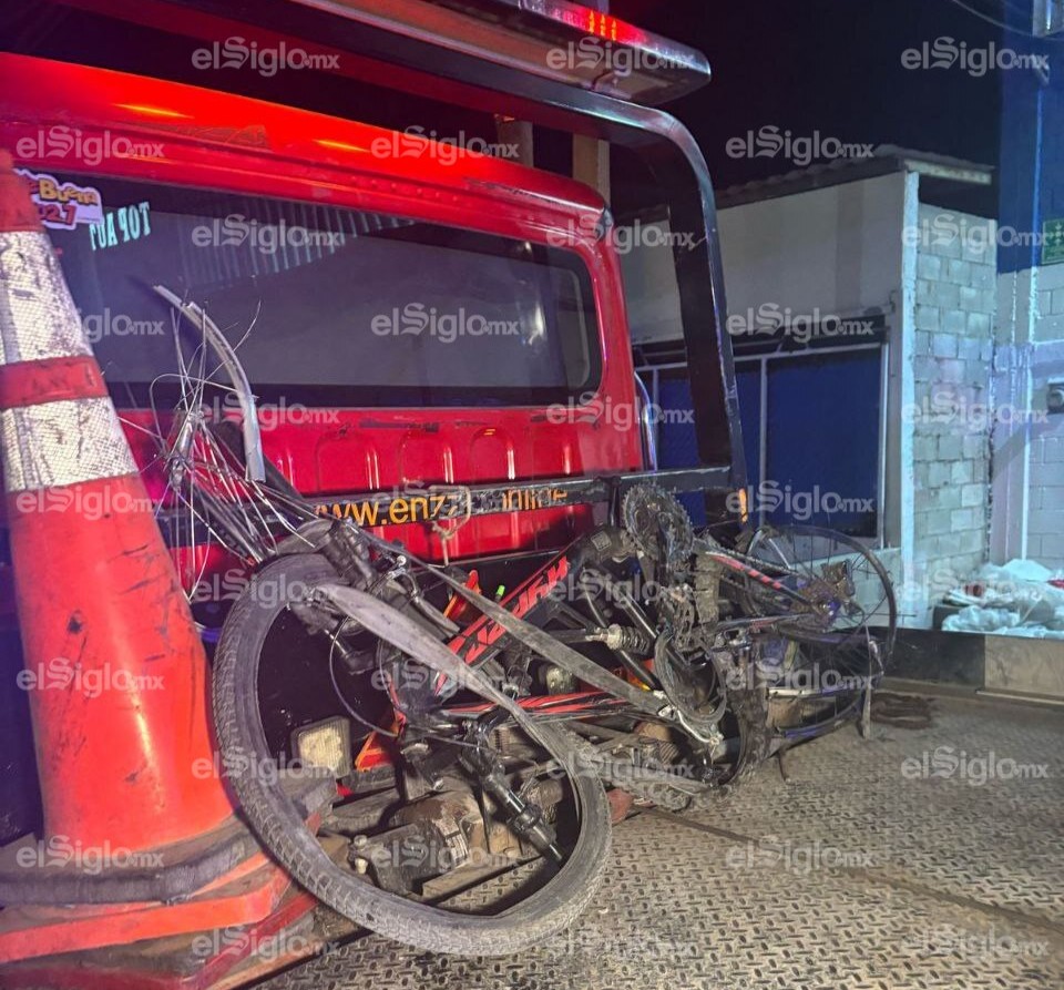 Muere ciclista arrollado en el periférico Raúl López Sánchez, conductor se dio a la fuga