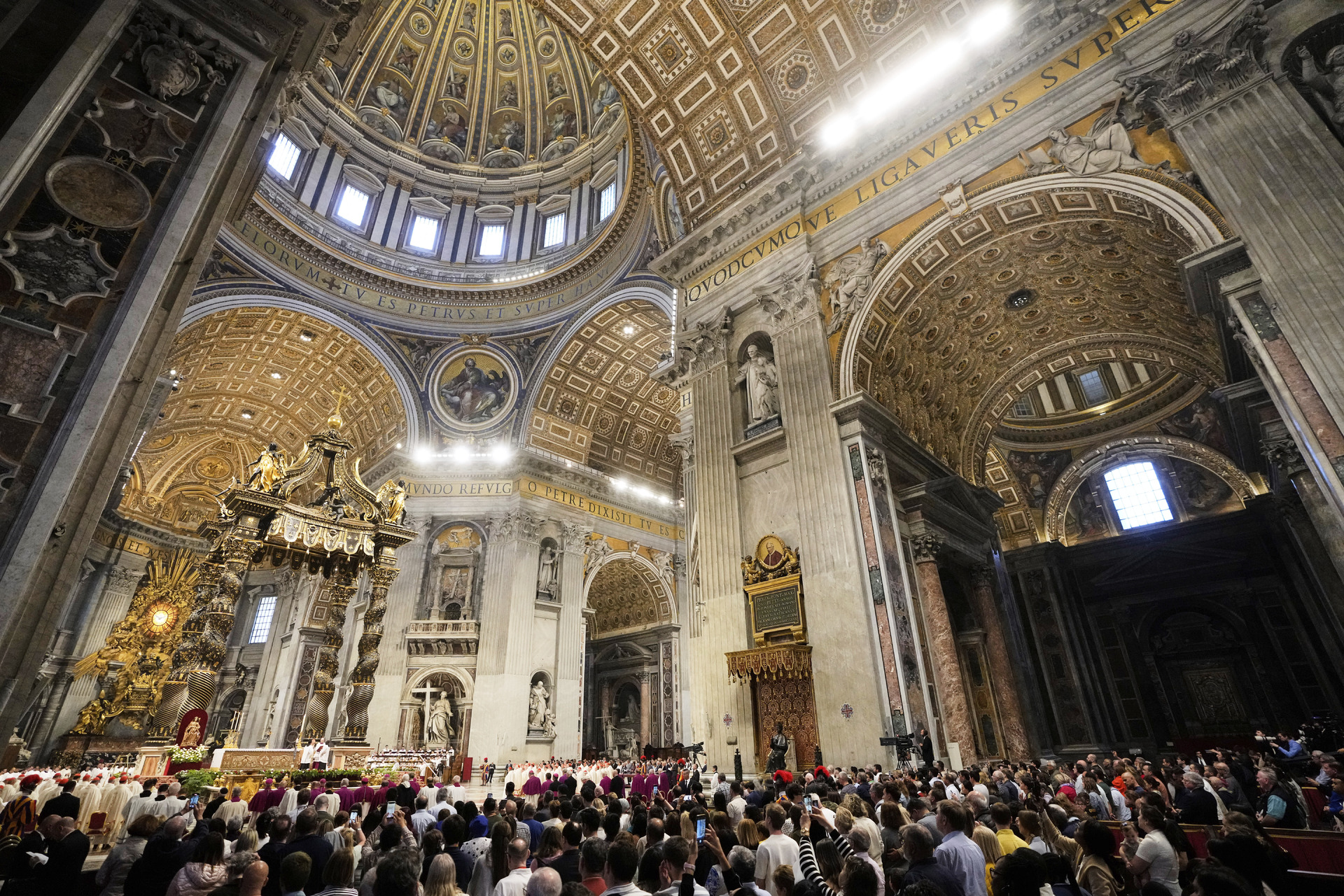 Vaticano concluye los nueve días en memoria del papa Francisco y se encamina al cónclave