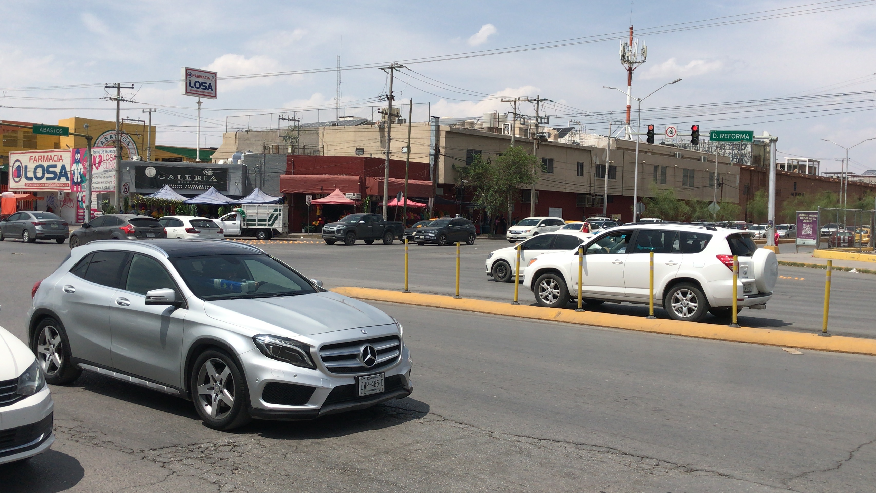 Buscan restringir vueltas continuas a la derecha en vialidades de Torreón
