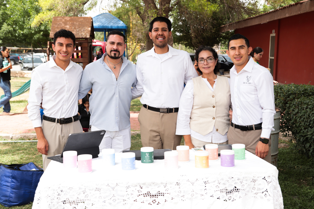 Diego Fernández, Manuel Díaz, Juan Gallegos, Selene López y Shamir Fernández.