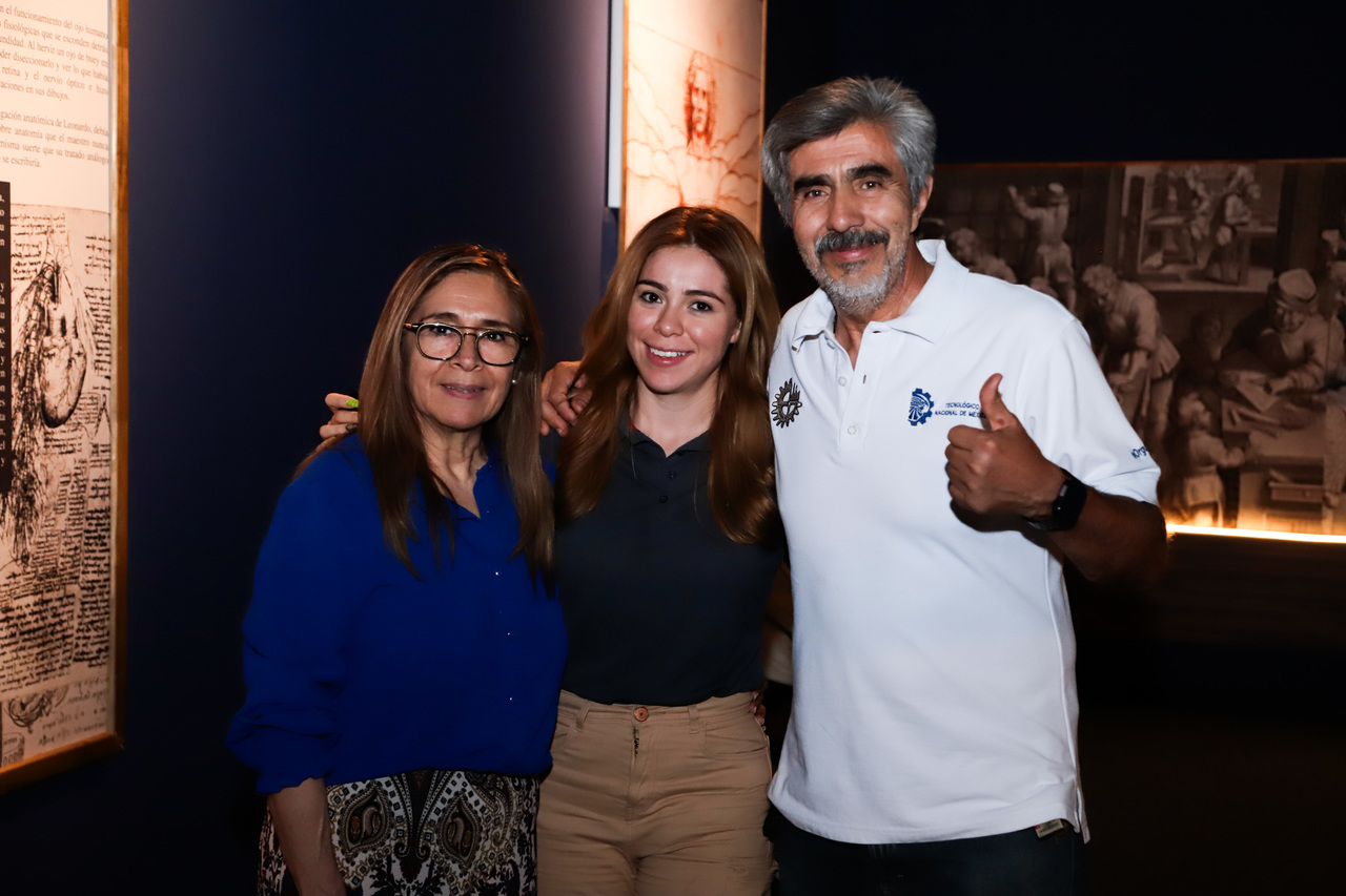 Tere, Sofía y Abel.