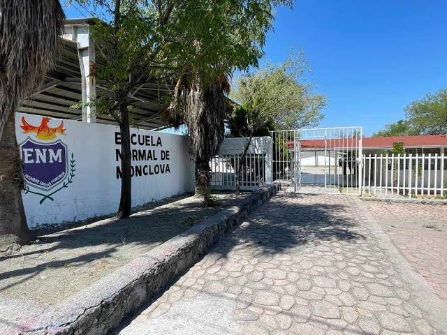 Exigen reubicación inmediata de la Escuela Normal de Monclova por riesgo estructural