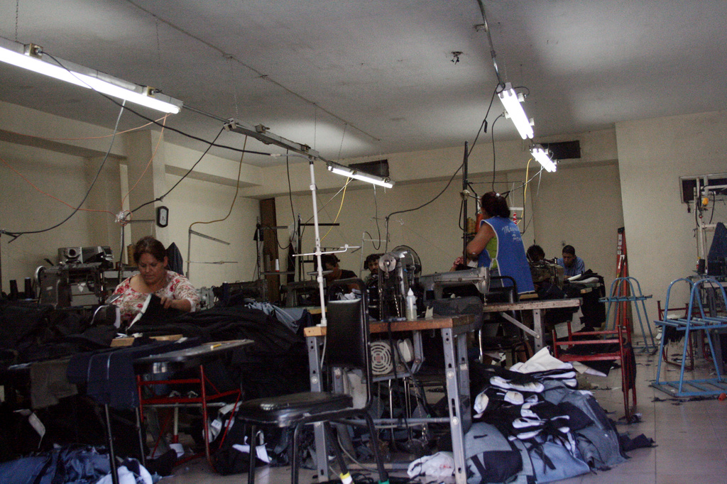 Maquiladoras bajan producción y afectan ingreso de trabajadores en La Laguna