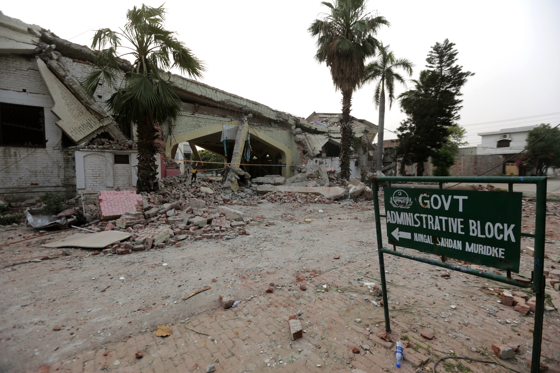 La peor escalada entre India y Pakistán en décadas causa una treintena de muertos