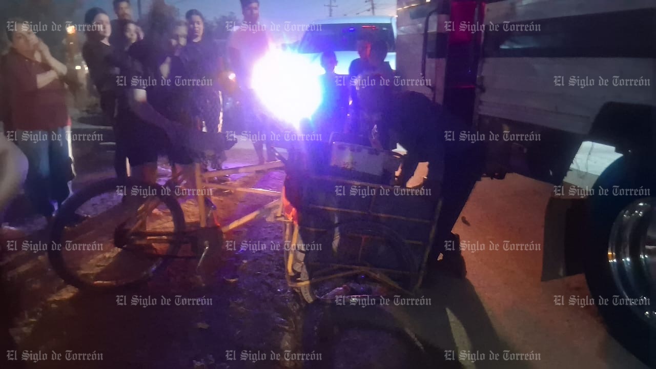 Camión de pasajeros mata a mujer de 68 años que empujaba un triciclo en Gómez Palacio