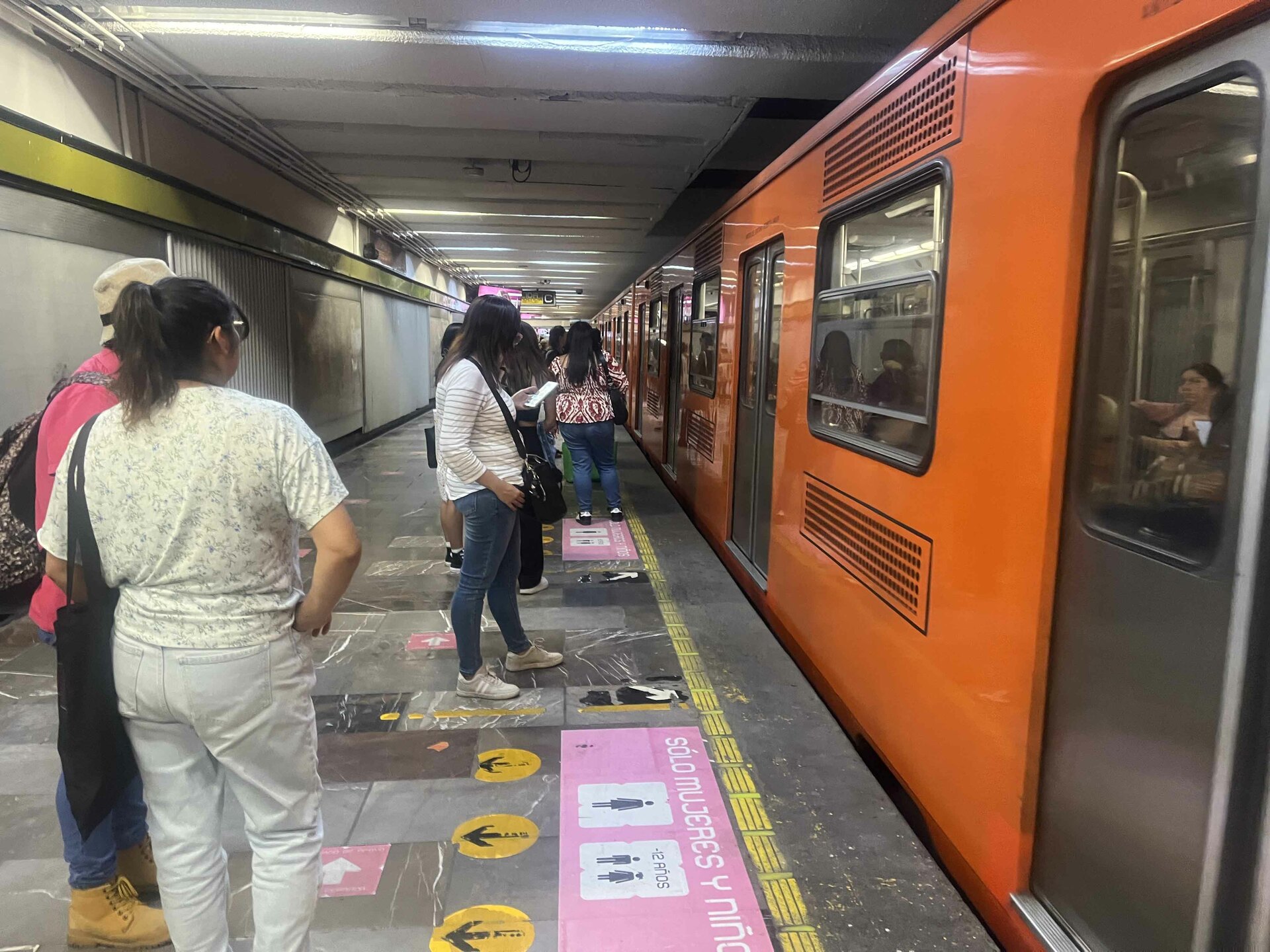 Gobierno federal ya colabora en investigación de pinchazos en Metro de Ciudad de México