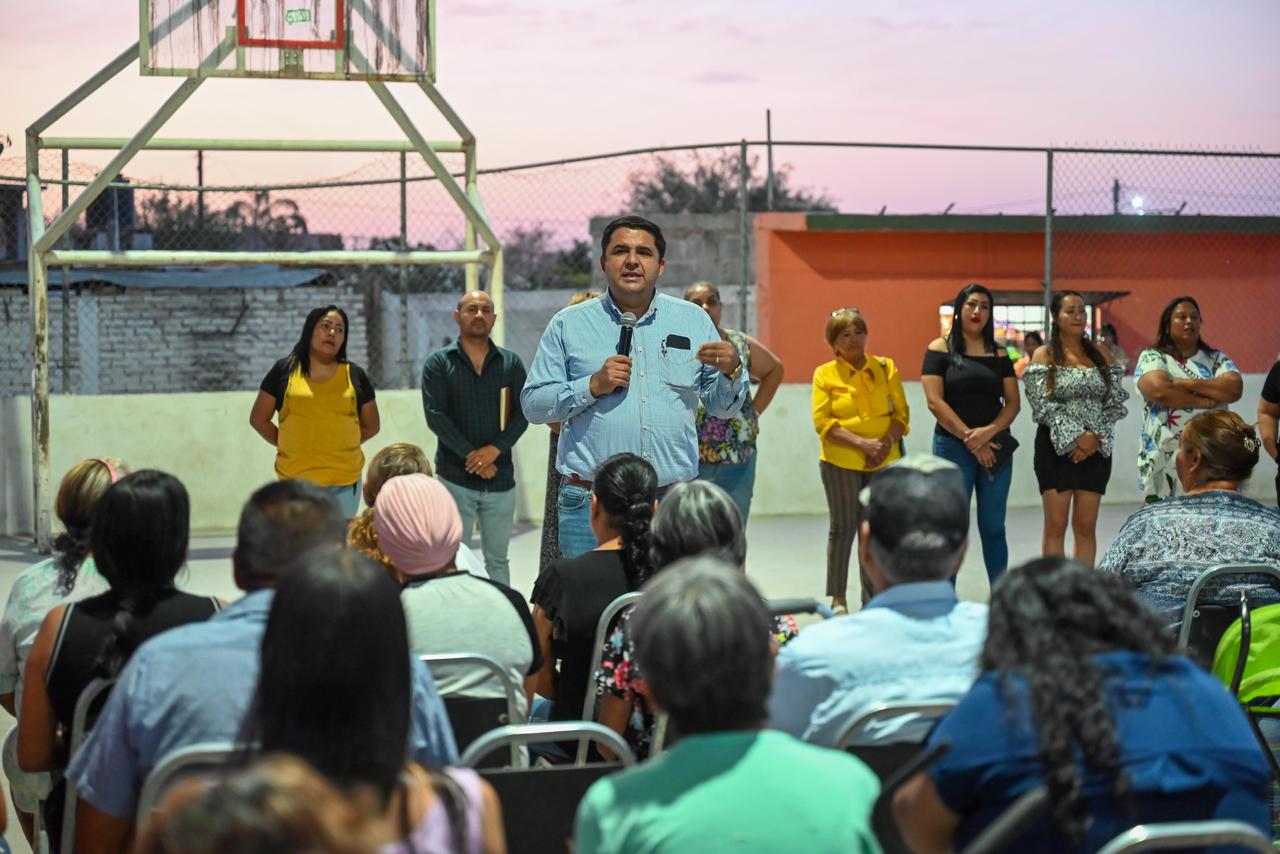 Atiende Homero Martínez peticiones para mejorar imagen urbana.