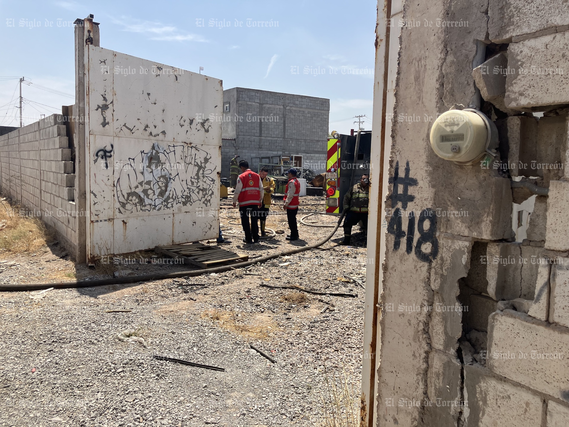 Se incendia corralón donde había almacenado caucho en Gómez Palacio
