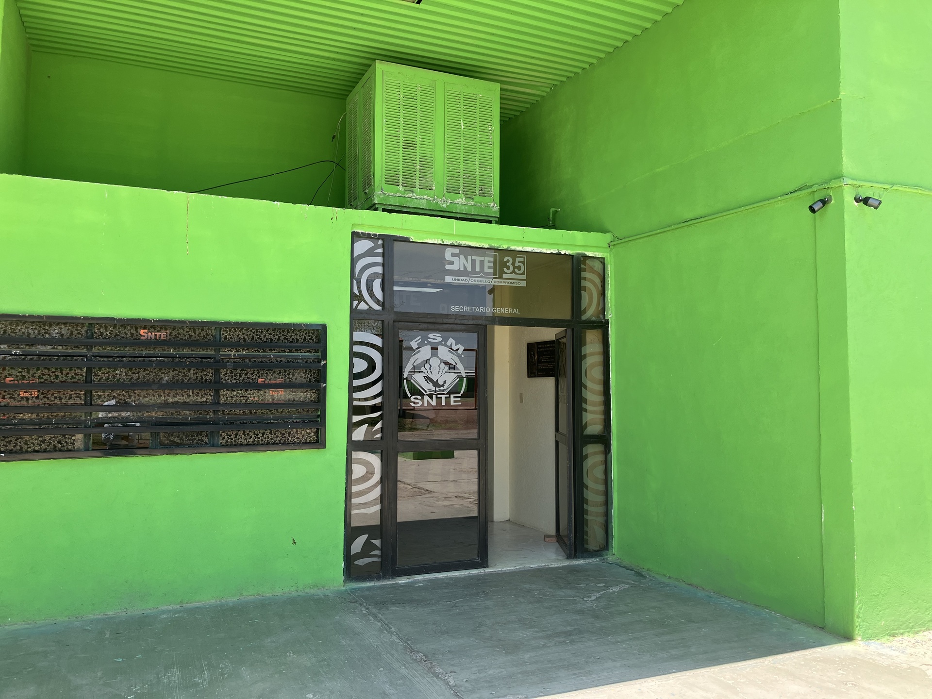 Dan a conocer gratificaciones por el Día del Maestro en La Laguna