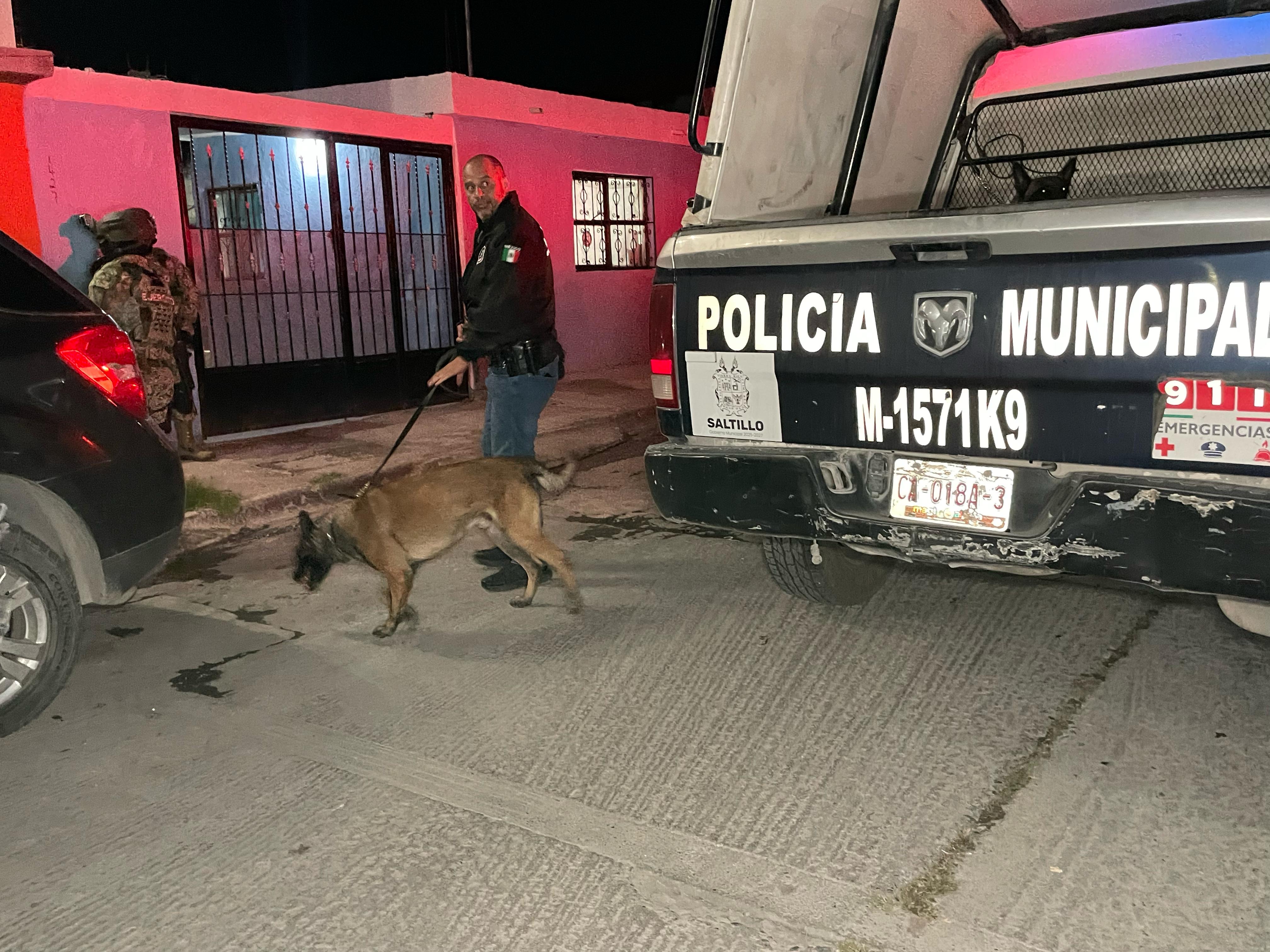 Aseguran una persona tras cateo en Saltillo