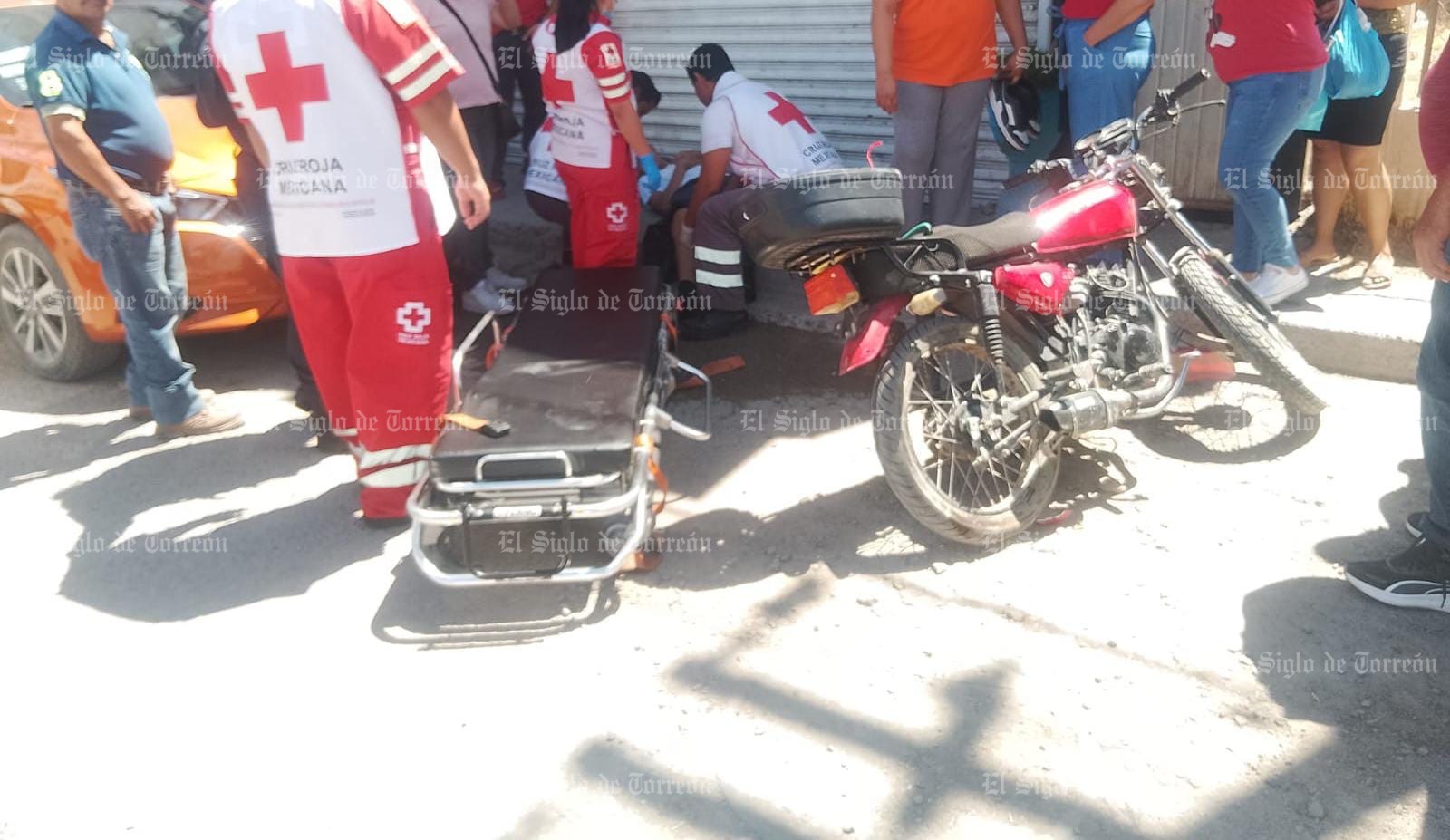 Menor de 15 años resulta lesionado tras accidente de motocicleta en Lerdo