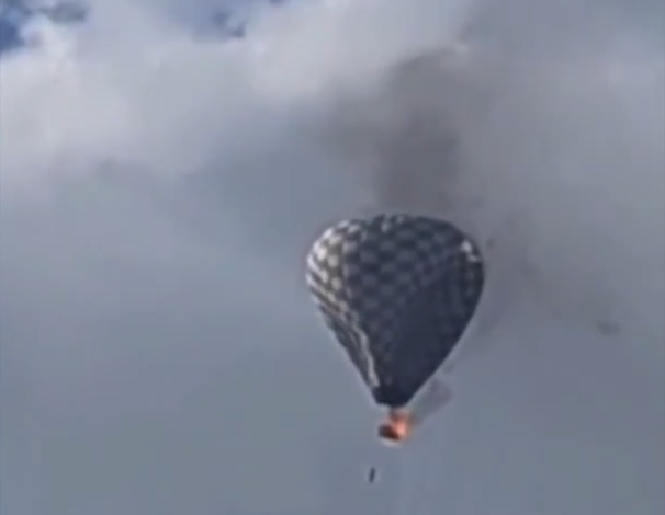 Muere una persona al incendiarse globo aerostático durante festival en Zacatecas | Video