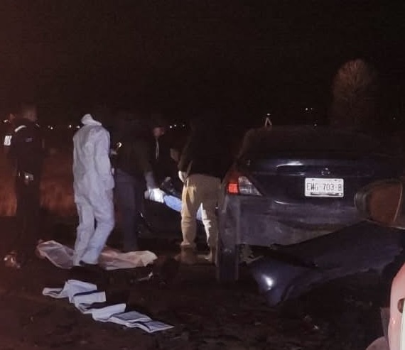 Dos personas sin vida y un sacerdote grave dejó fuerte choque frontal