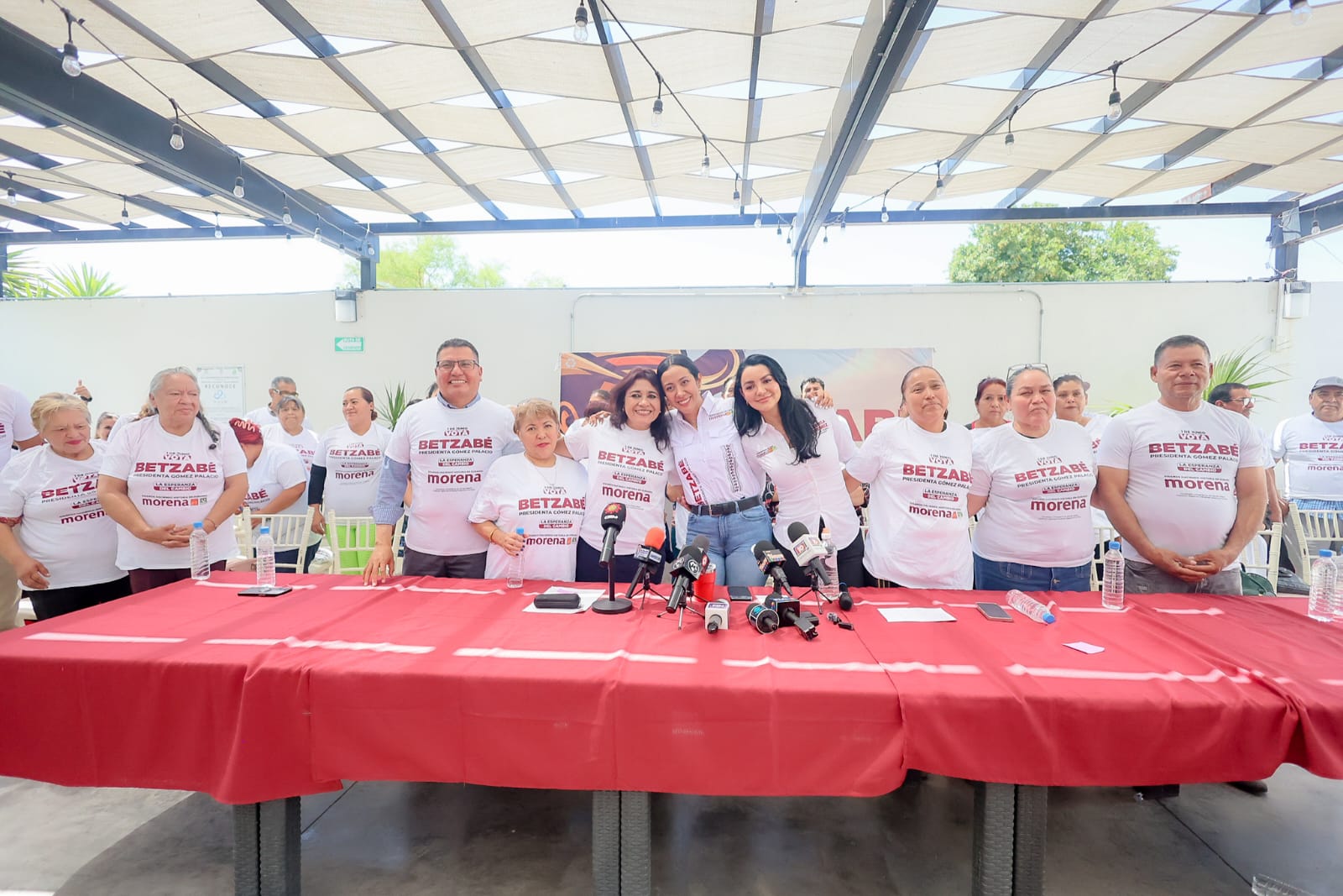 Se suman panistas a Betzabé