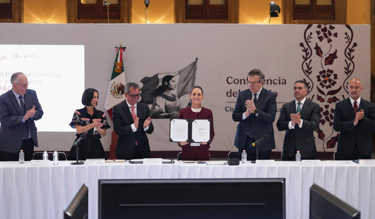 Claudia Sheinbaum y empresarios acuerdan mantener canasta básica estable