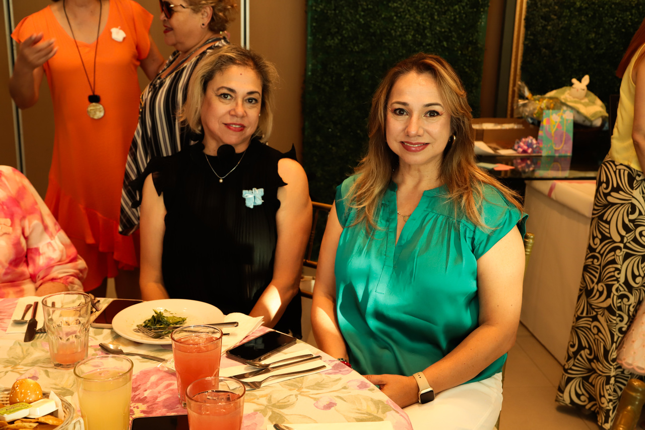 Lily Abril de la Cruz y Julieta de la Cruz.