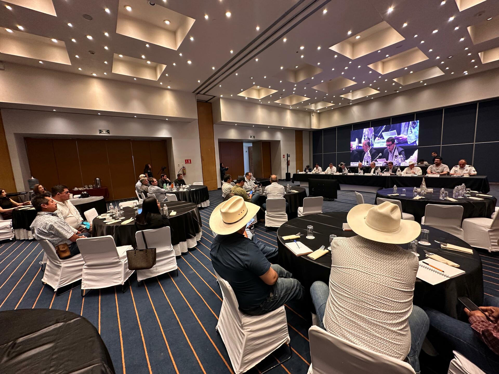 La UNEG, que agrupa a productores pecuarios de Coahuila y Durango, invitó al funcionario estatal a la reunión. (EL SIGLO DE TORREÓN)