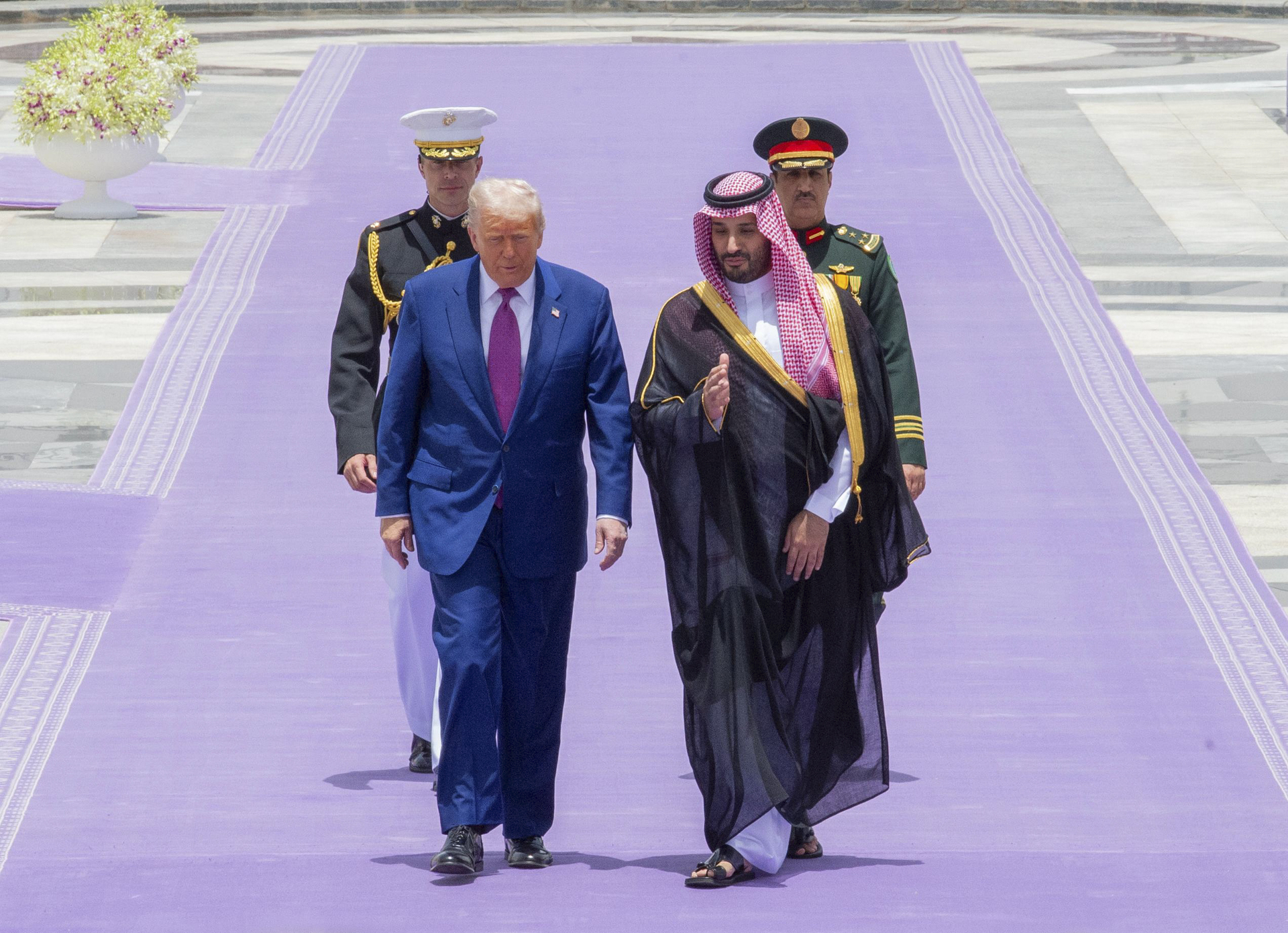 Anuncian histórica inversión de Arabia Saudita en EUA; 600 mil mdd y récord en defensa