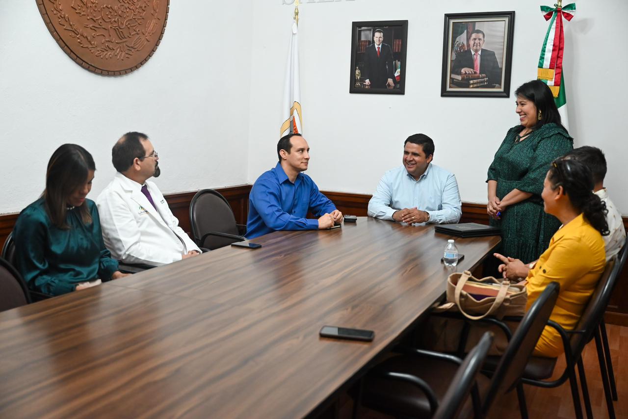 Alcalde de Lerdo firma convenio con Centro Oftalmológico