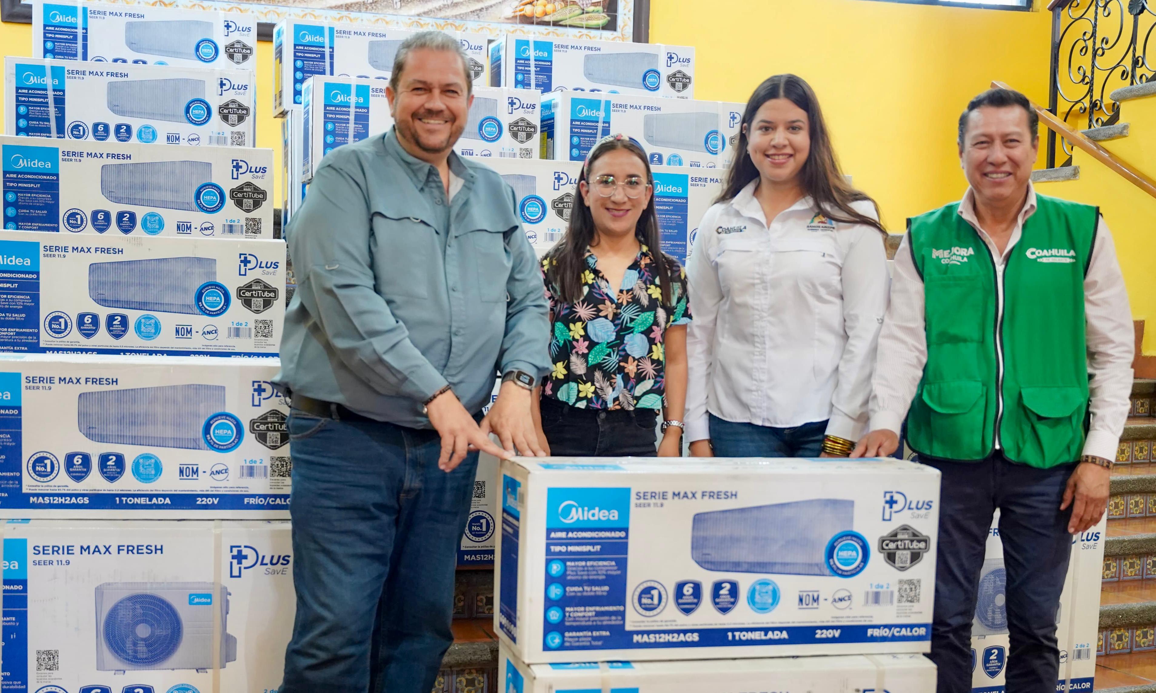 Entregan minisplits a bajo costo en Ramos Arizpe ante altas temperaturas
