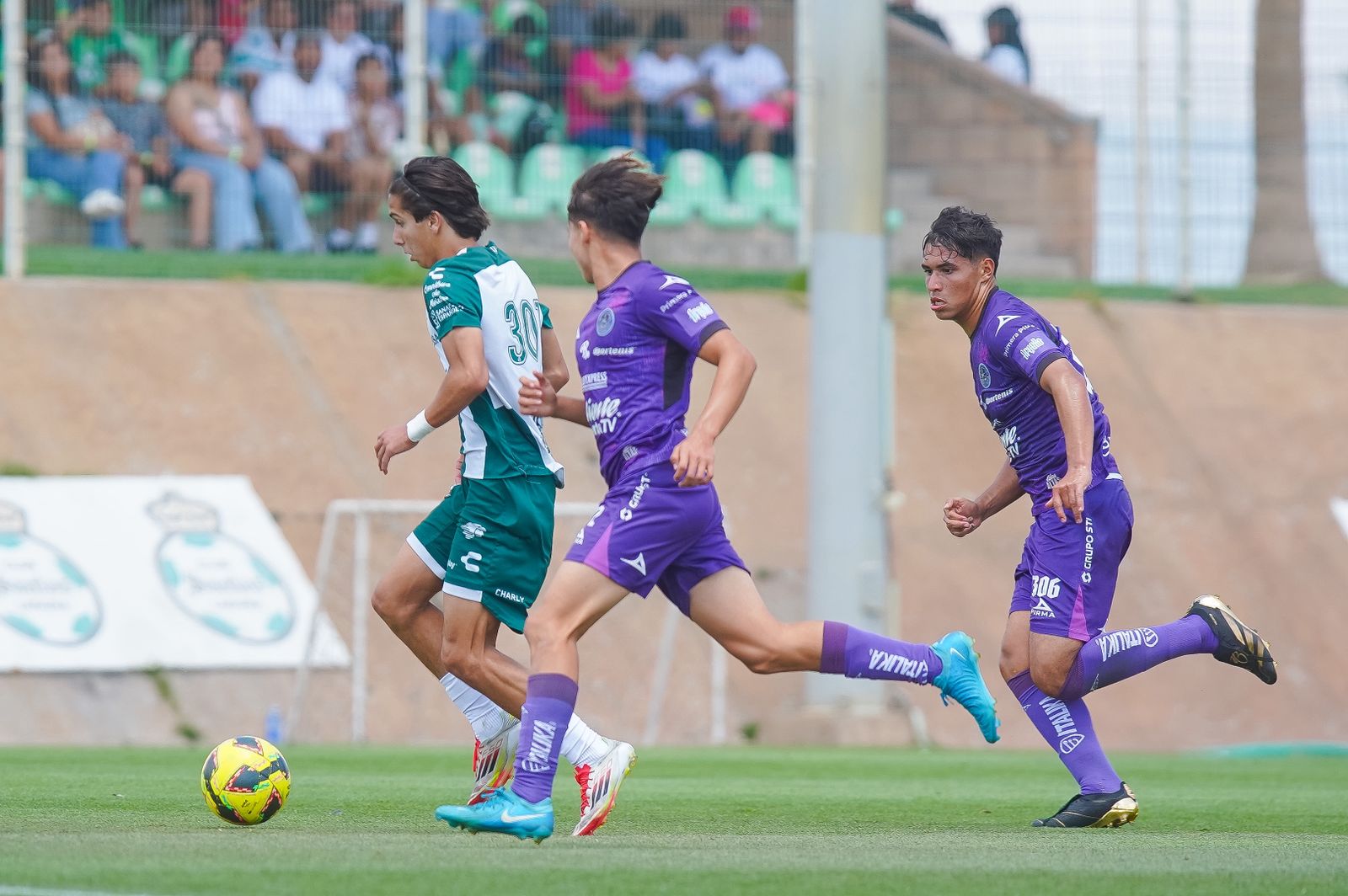 Encabezados por su goleador Lucca Vuoso, los juveniles santistas visitan hoy en Ciudad Universitaria a los Pumas de la UNAM. (Cortesía Club Santos)
