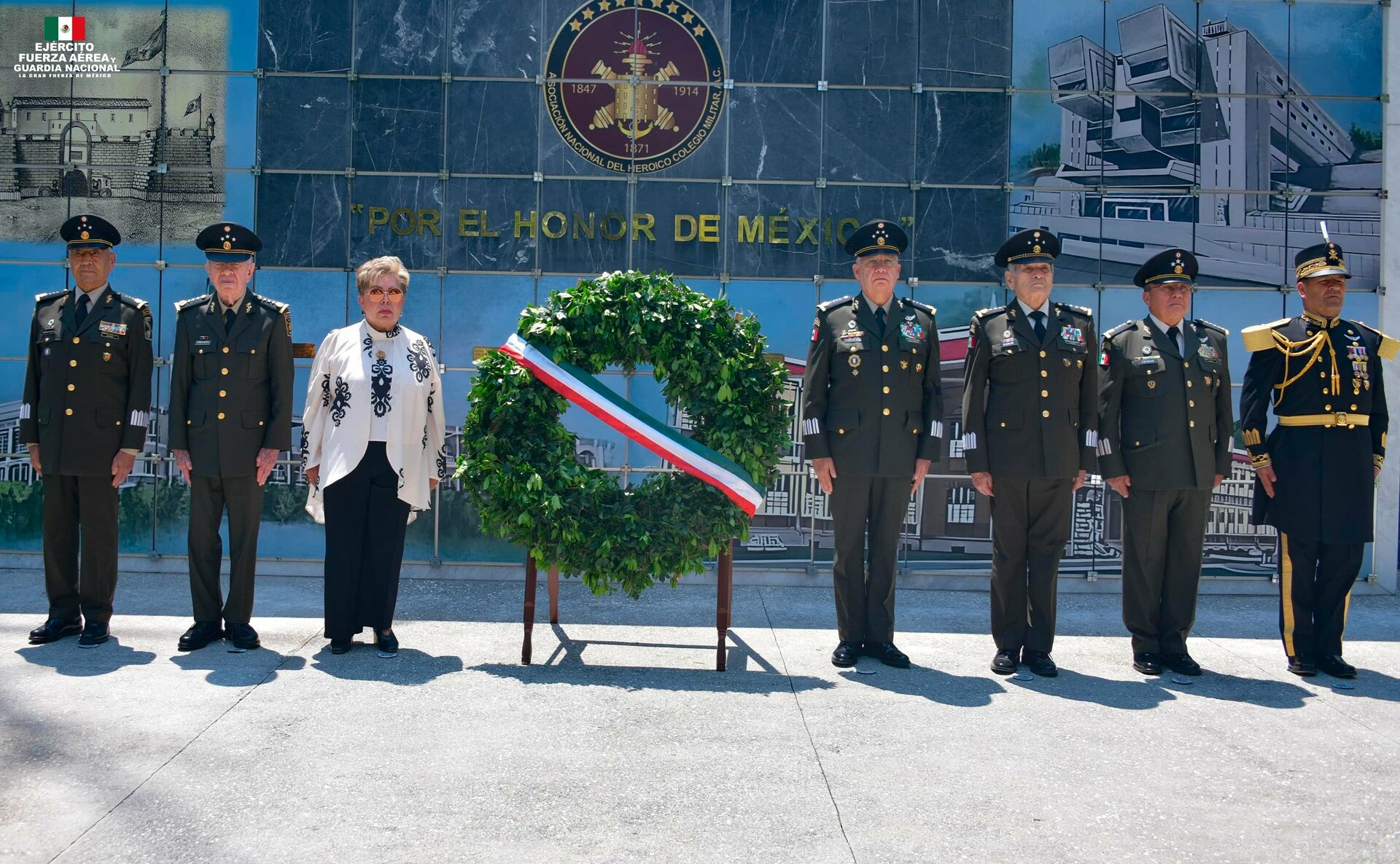 ¿Quién era el general homenajeado por la Defensa que habría autorizado los vuelos de la muerte?