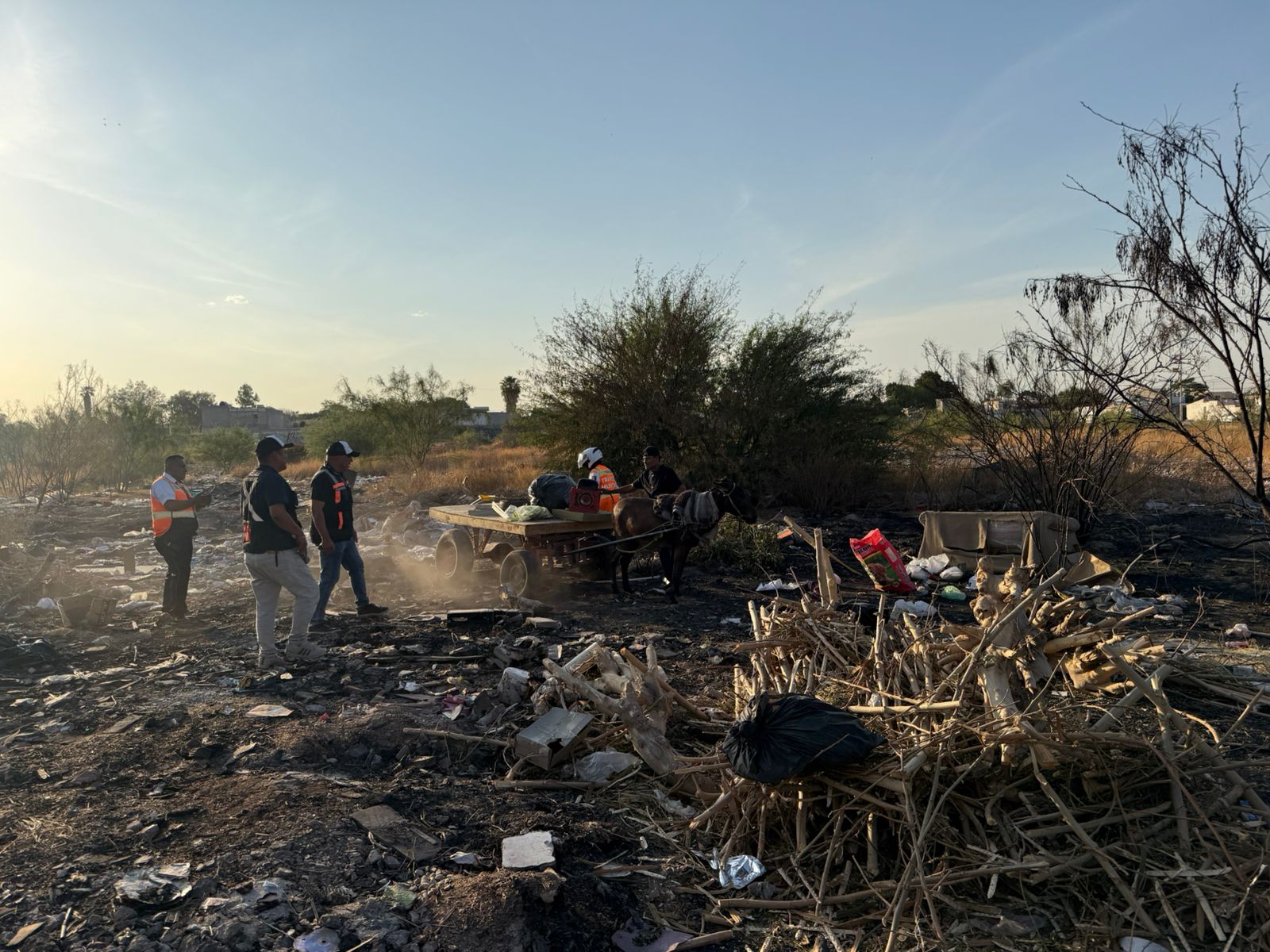 Endurecen sanciones contra carromateros y particulares que dejan basura en sitios no autorizados. (EL SIGLO DE TORREÓN)