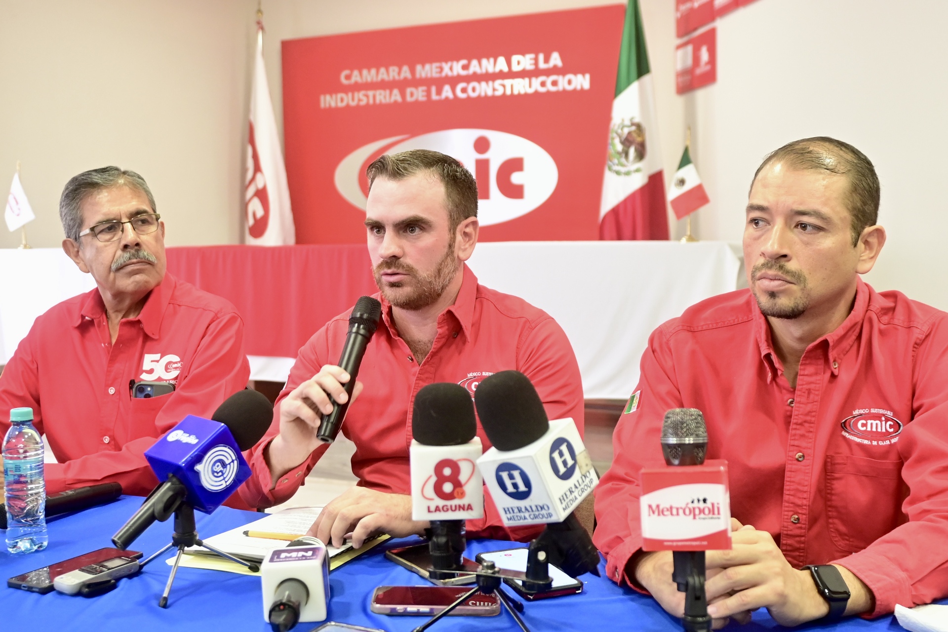 Forman CMIC e IMSS comisión para atender temas del sector construcción
