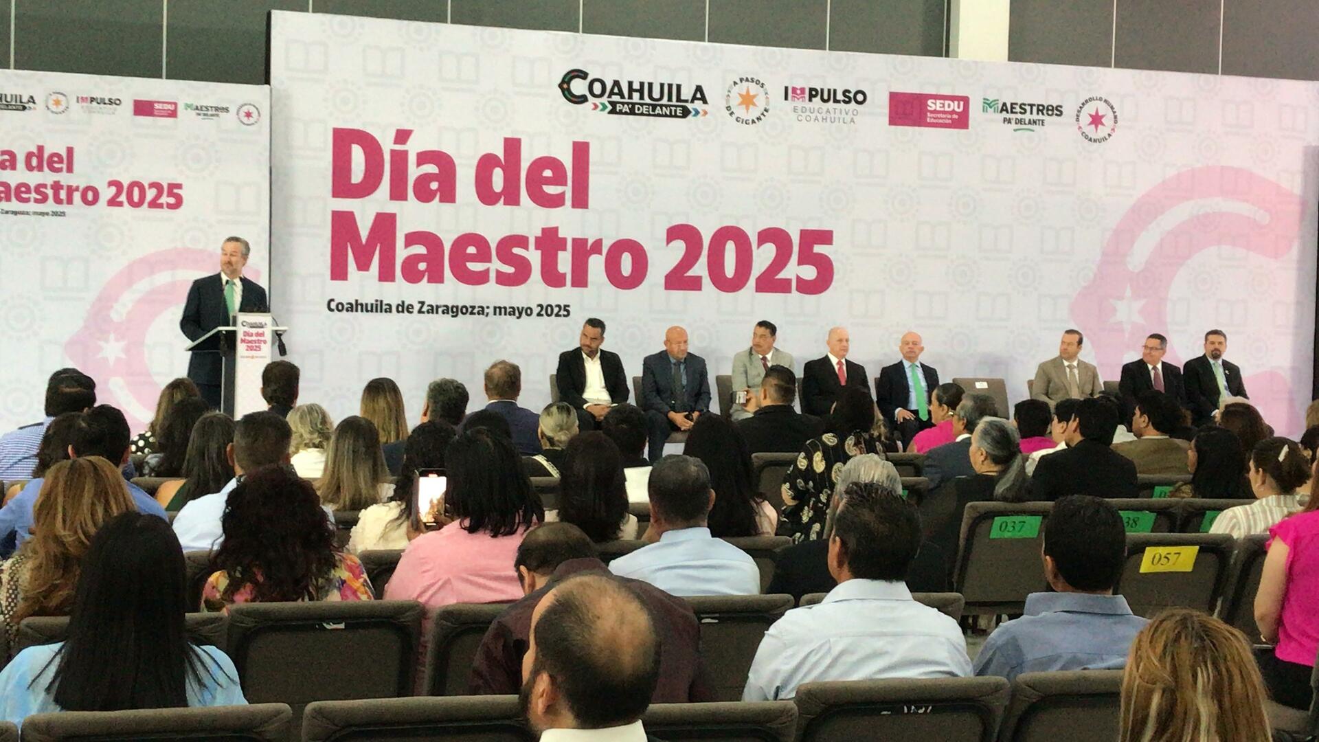Día del Maestro 2025.  (FERNANDO COMPEÁN)