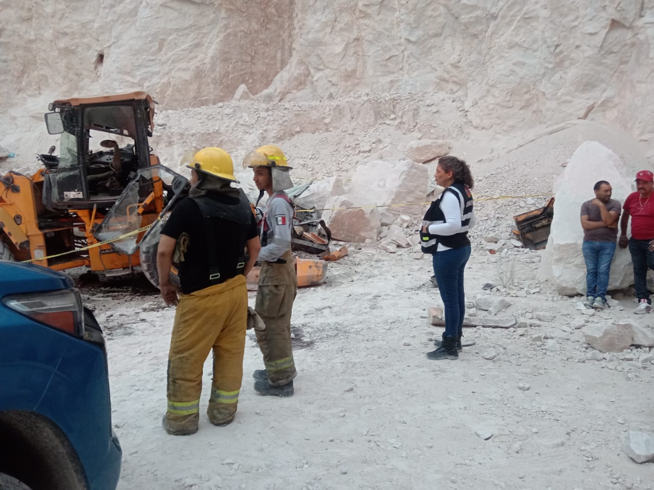 Trabajador de mina en Lerdo pierde la vida al caer al barranco con un trascabo