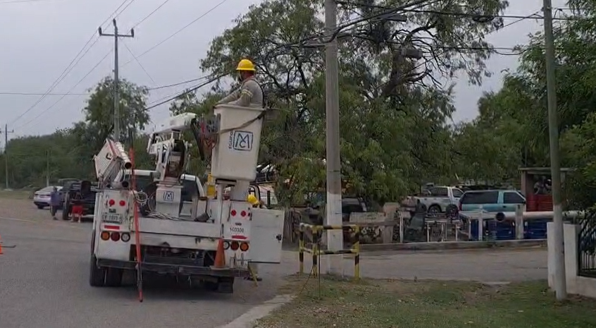 Tormenta eléctrica deja sin energía ni agua  varias colonias de Piedras Negras