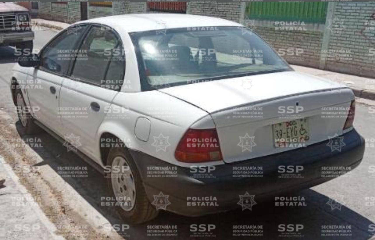 Aseguran auto con reporte de robo en la colonia Héctor Mayagoitia de Gómez Palacio