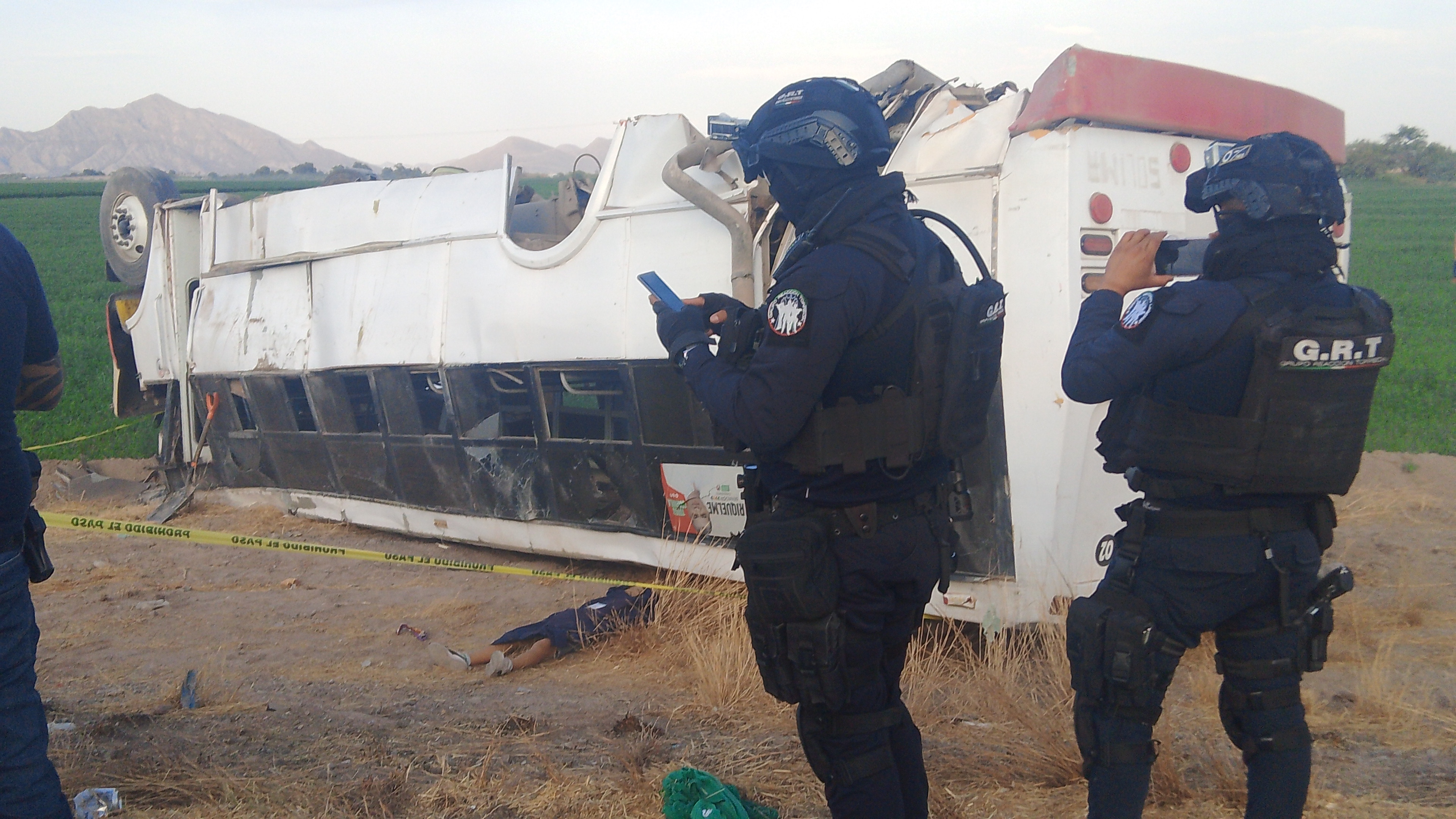 Menor fallecido tras volcadura de camión de pasajeros en Matamoros