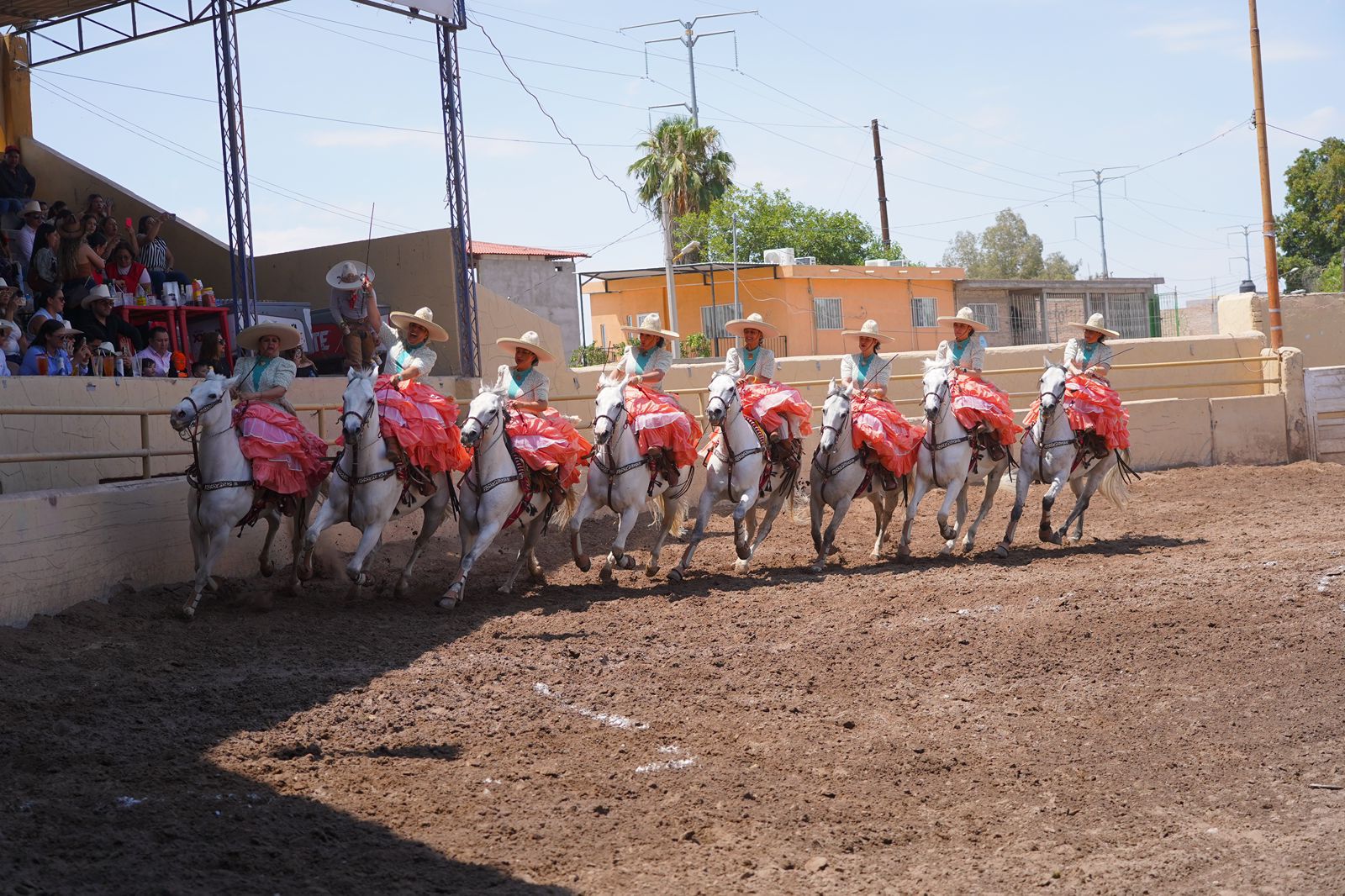 Organizan charreada en apoyo al DIF Gómez Palacio
