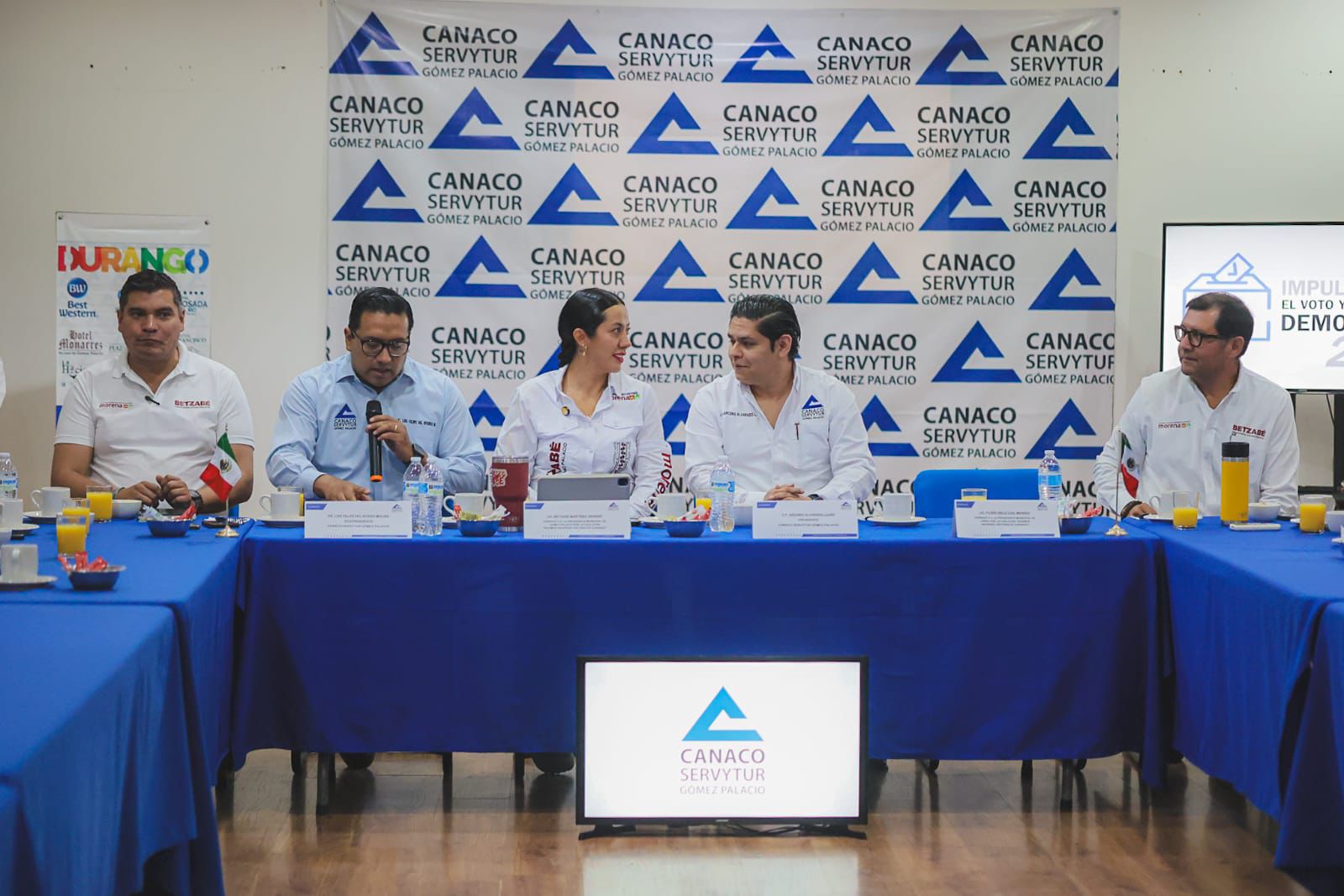 Betzabé Martínez denuncia que la corrupción se ha adueñado de las oficinas de la Presidencia