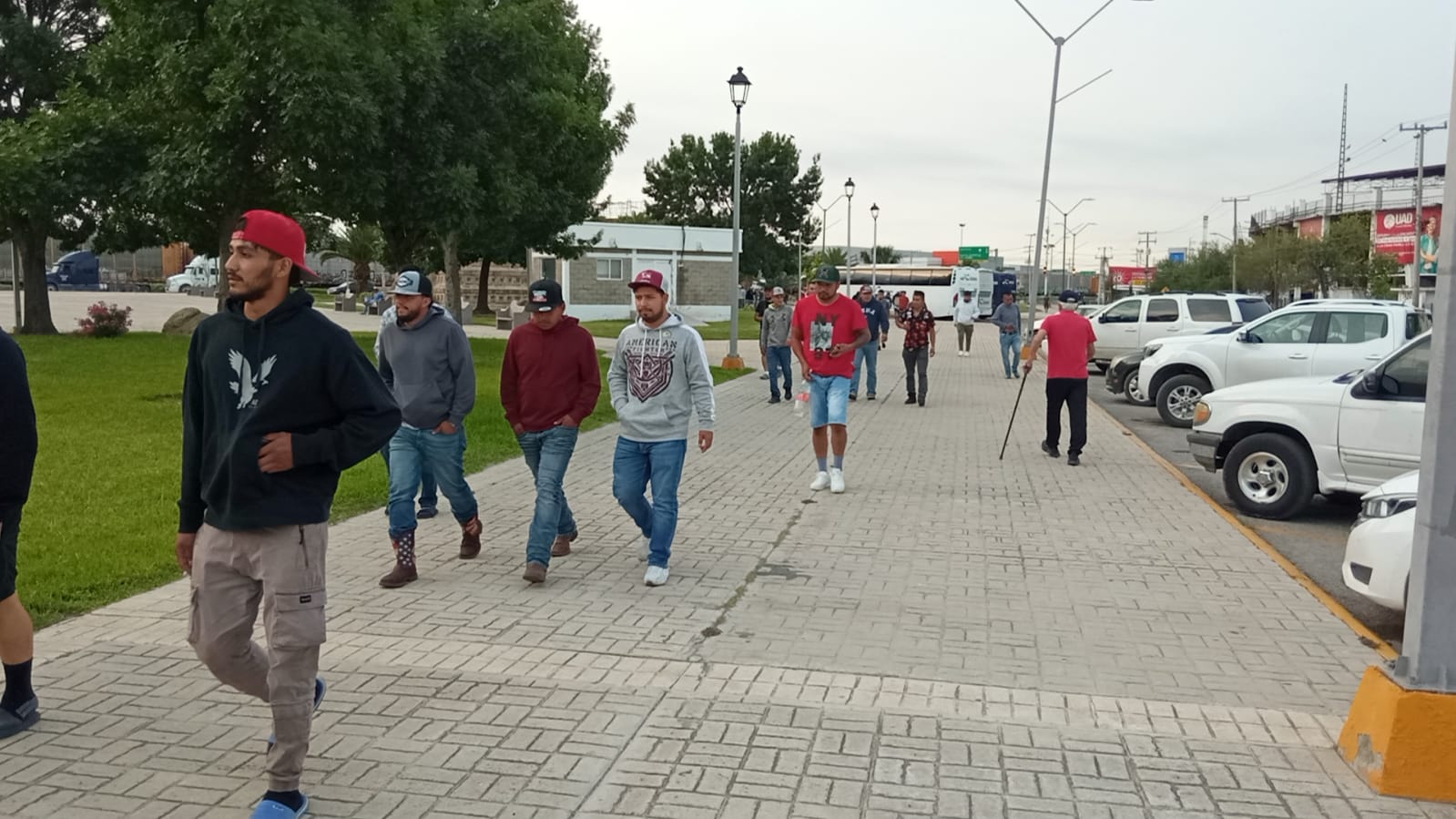 Devuelven a 300 jornaleros por presuntas fallas con sus visas de trabajo