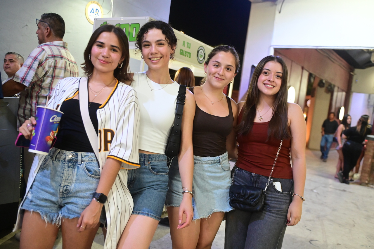 Isabela, Claudia, María y Michelle.