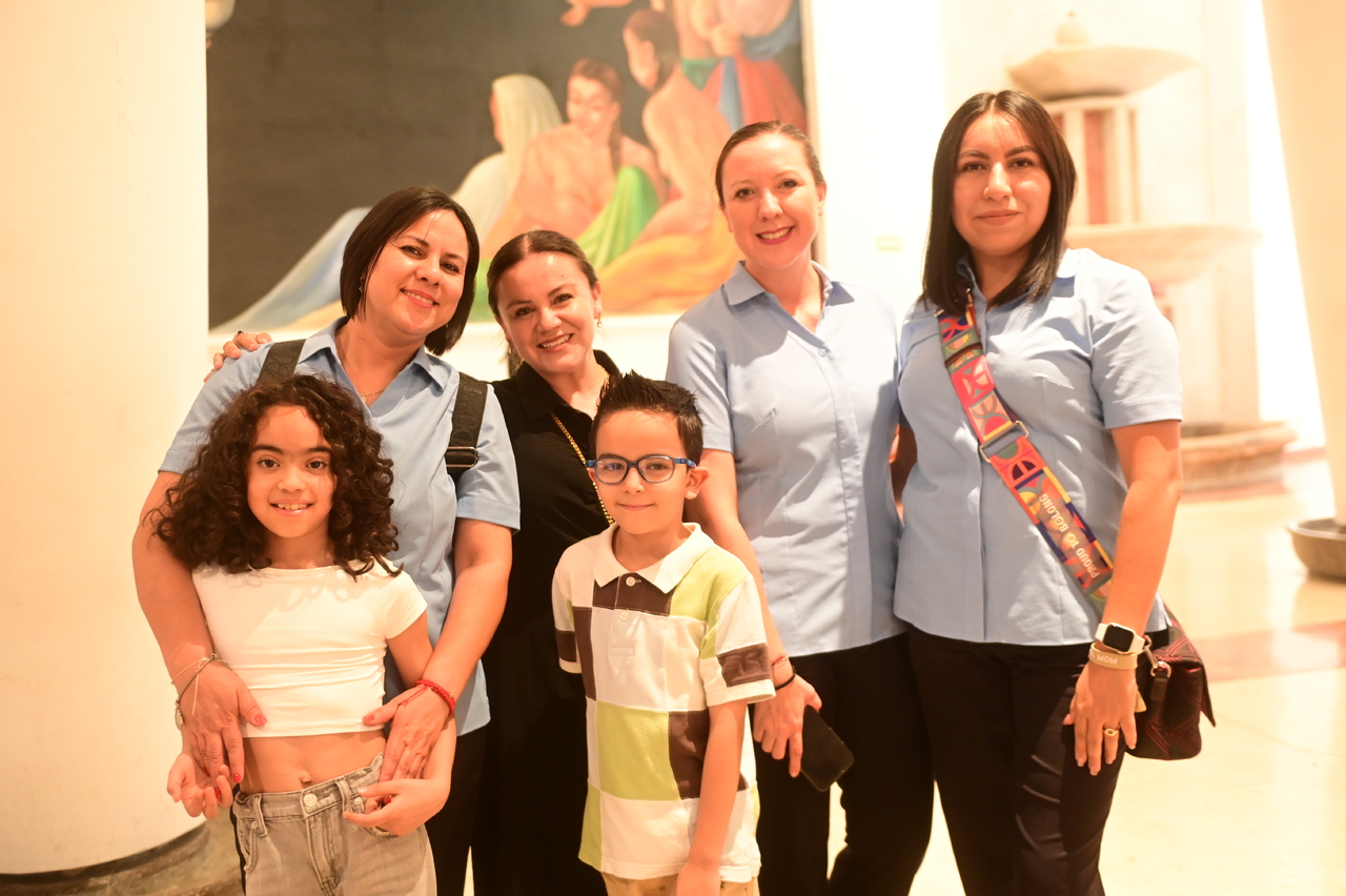 Marífer, Alejandra, Ana Rosa, Sofía, Silvia y Víctor.