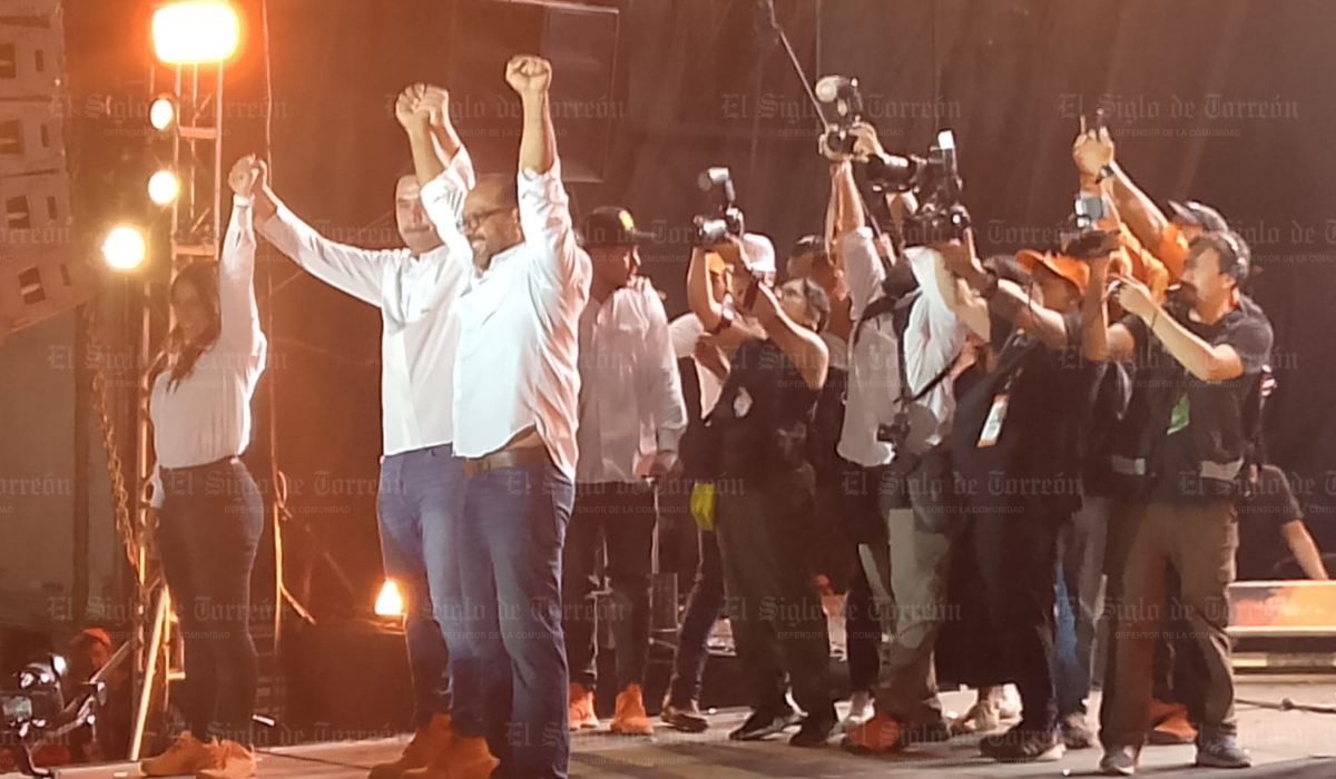 Cierra campaña Omar Castañeda con multitudinario evento en Gómez Palacio