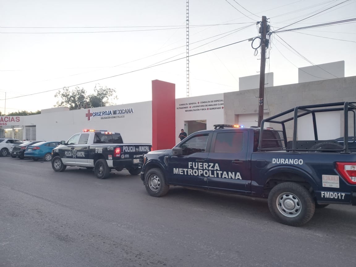 Balean a mujer cuando viajaba en una motocicleta en Gómez Palacio