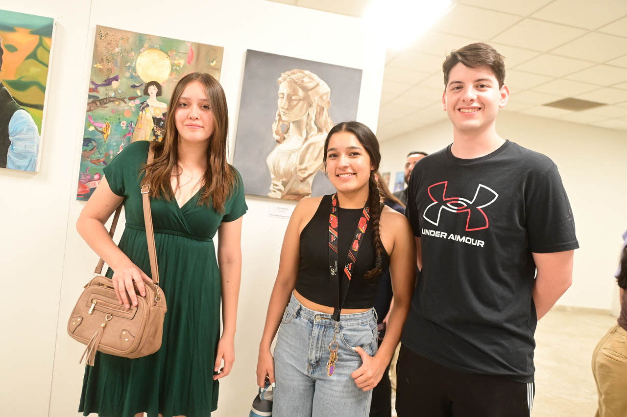 Natalia Rosales, Aiyin Yen, Sebastián Vega.