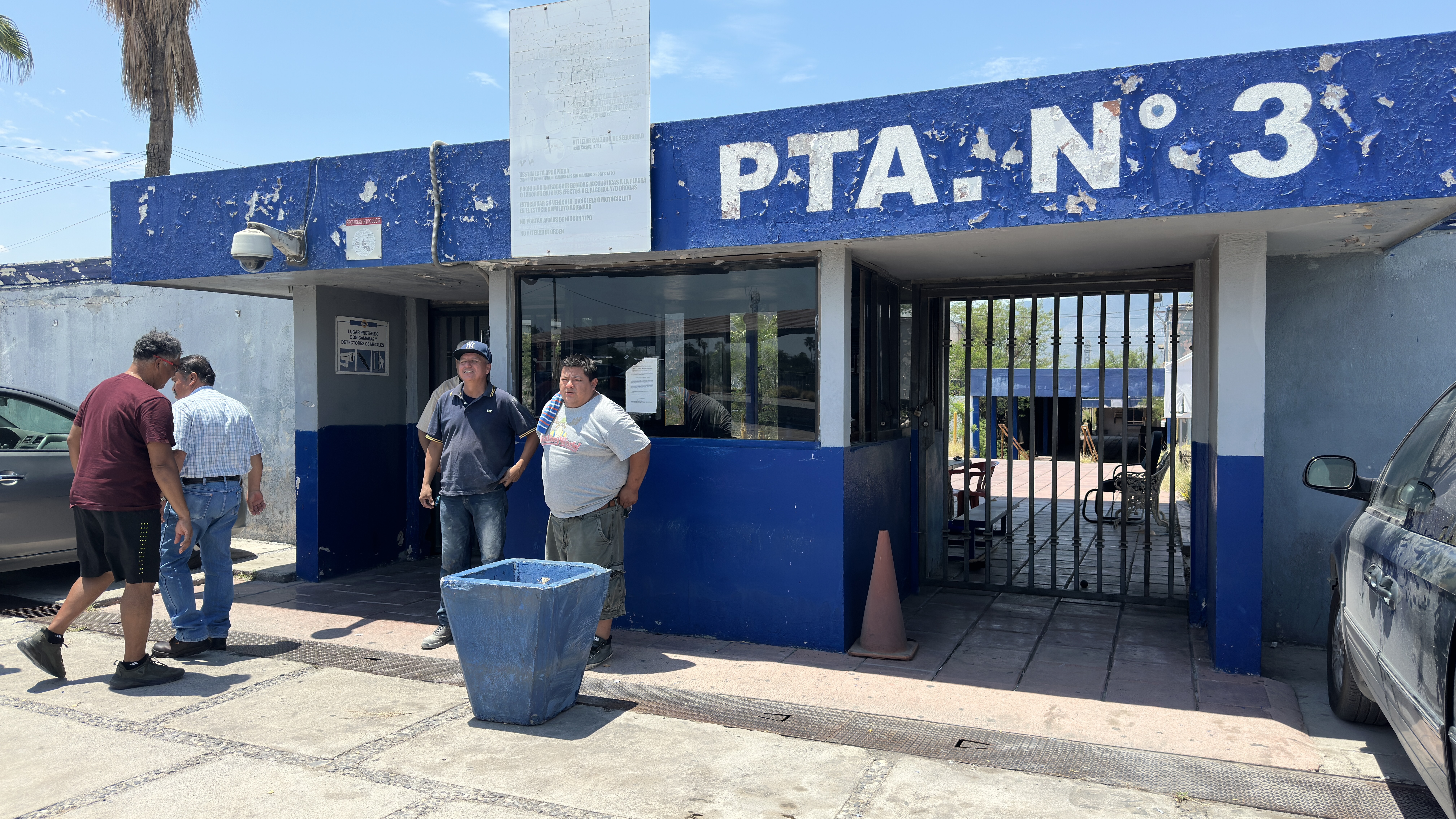 Obreros de AHMSA exigen transparencia y pagos atrasados
