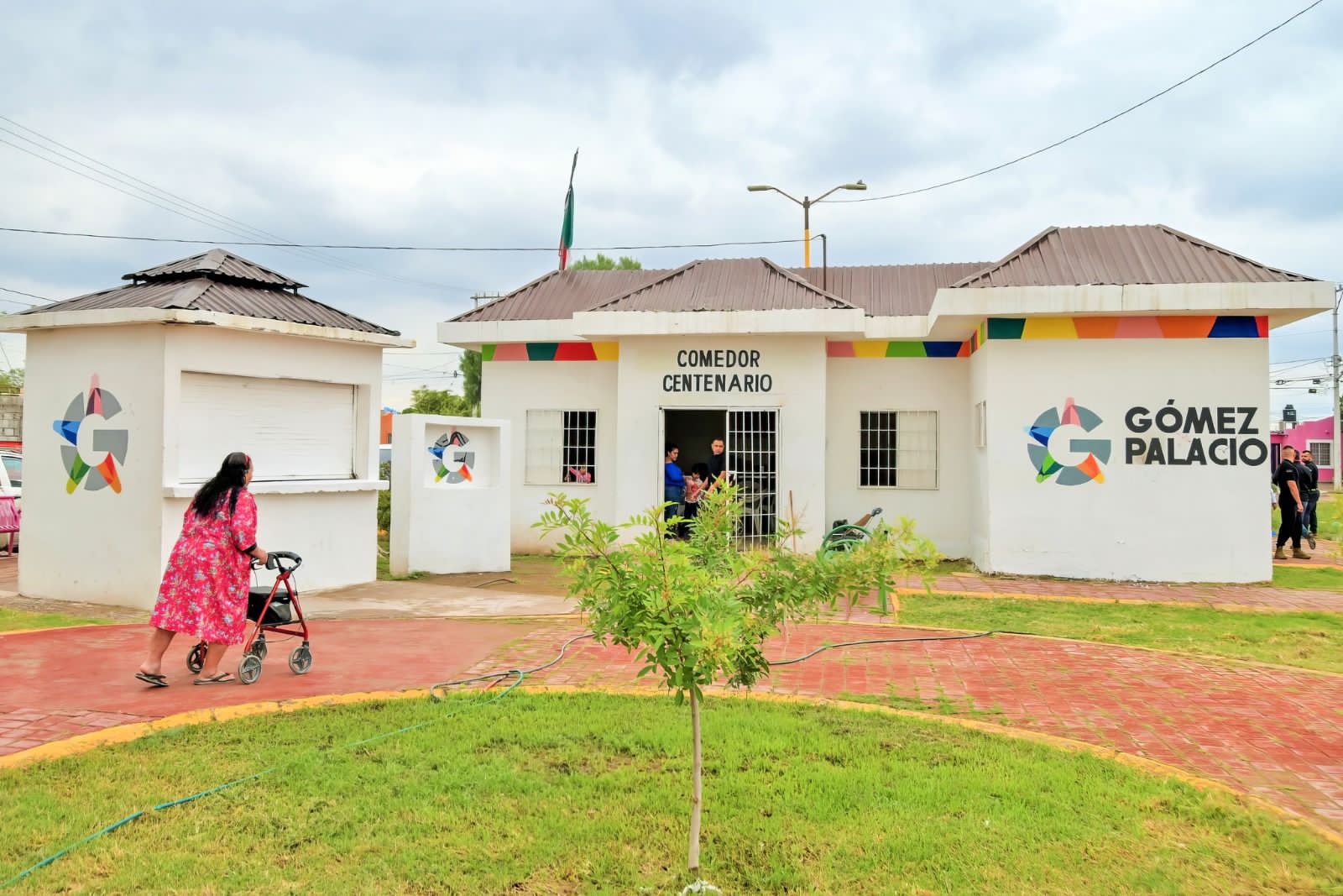Comedores comunitarios de Gómez Palacio sirven más de 5 mil 800 raciones de comida cada mes