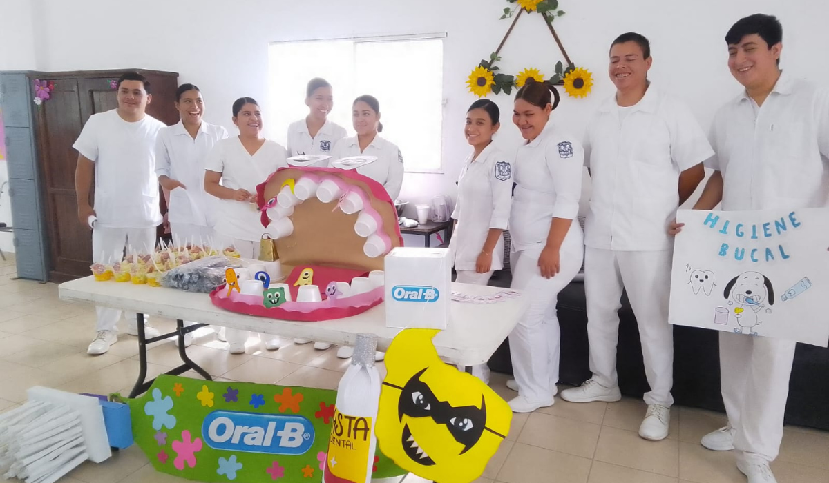 Ofrecen plática de salud bucal a adultos mayores de San Pedro