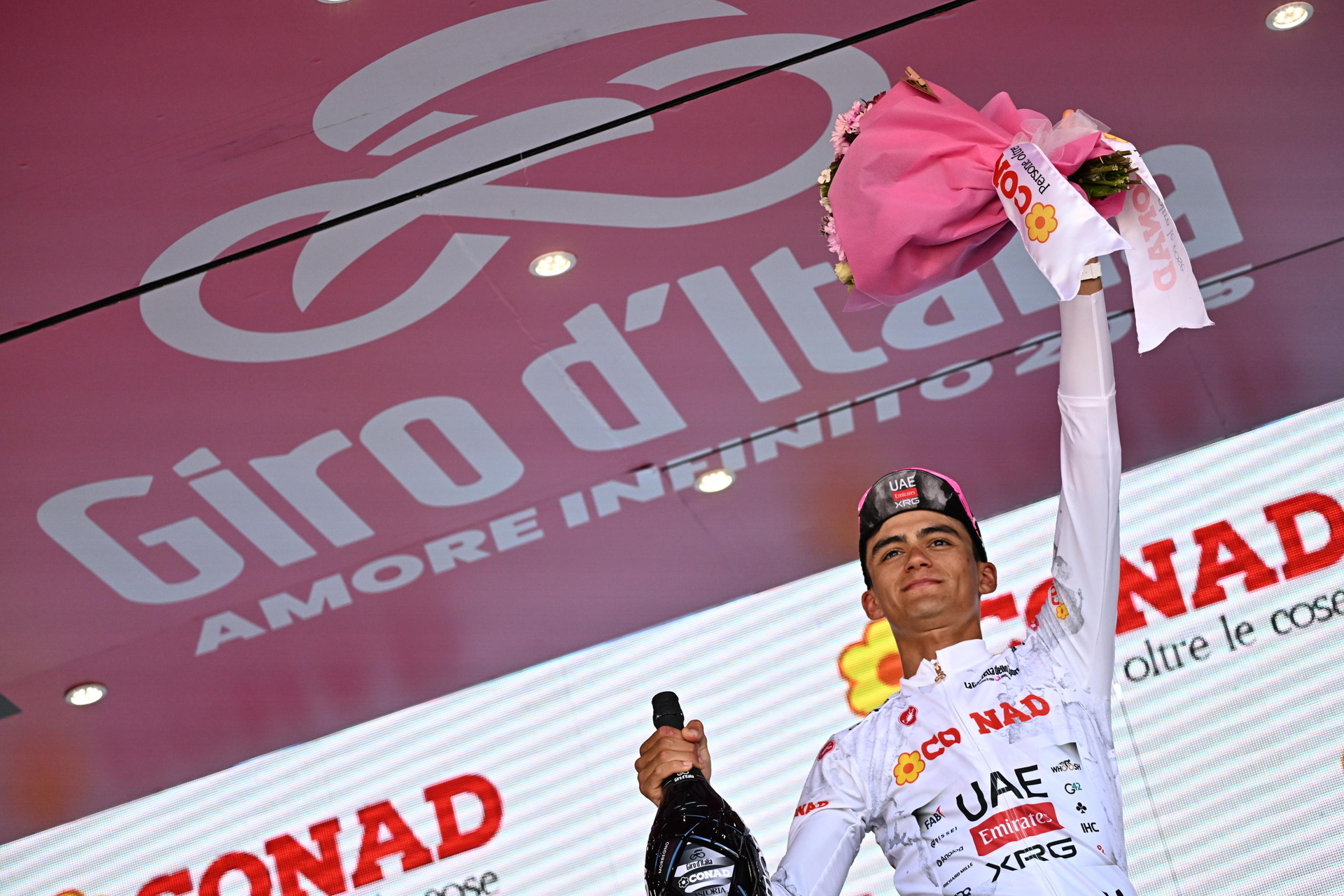 Sheinbaum felicita al ciclista Isaac del Toro, ¿Cuál fue su mensaje?