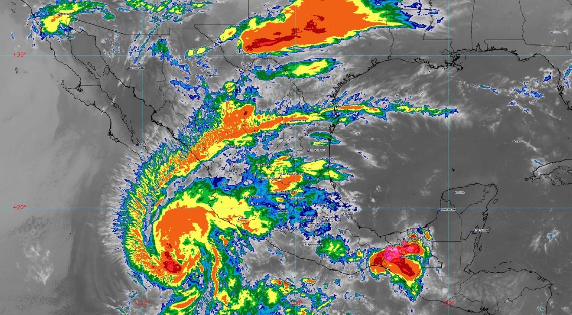Alvin provocará este viernes intensas lluvias y oleaje en el occidente de México