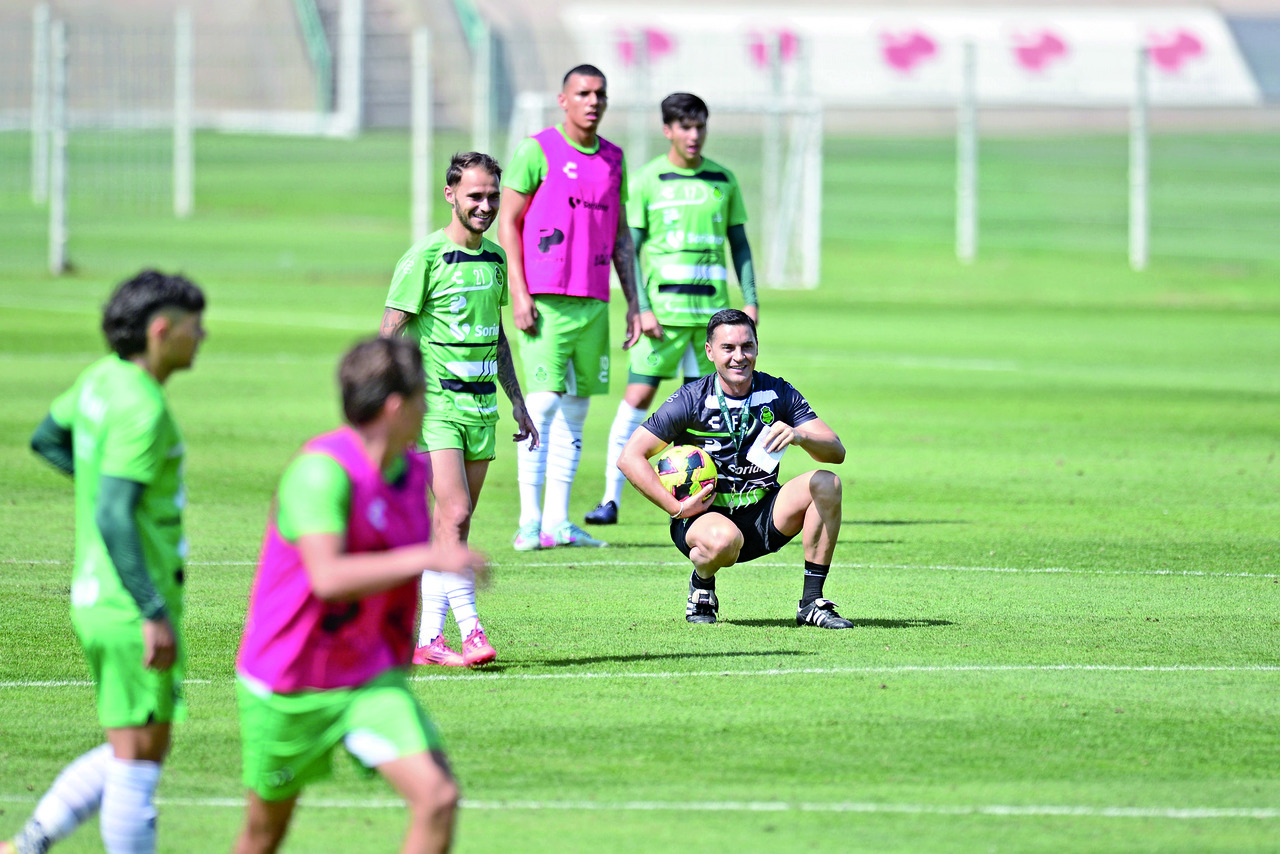Muy atento ha estado el técnico español Francisco en los primeros días de la pretemporada rumbo al Apertura 2025.